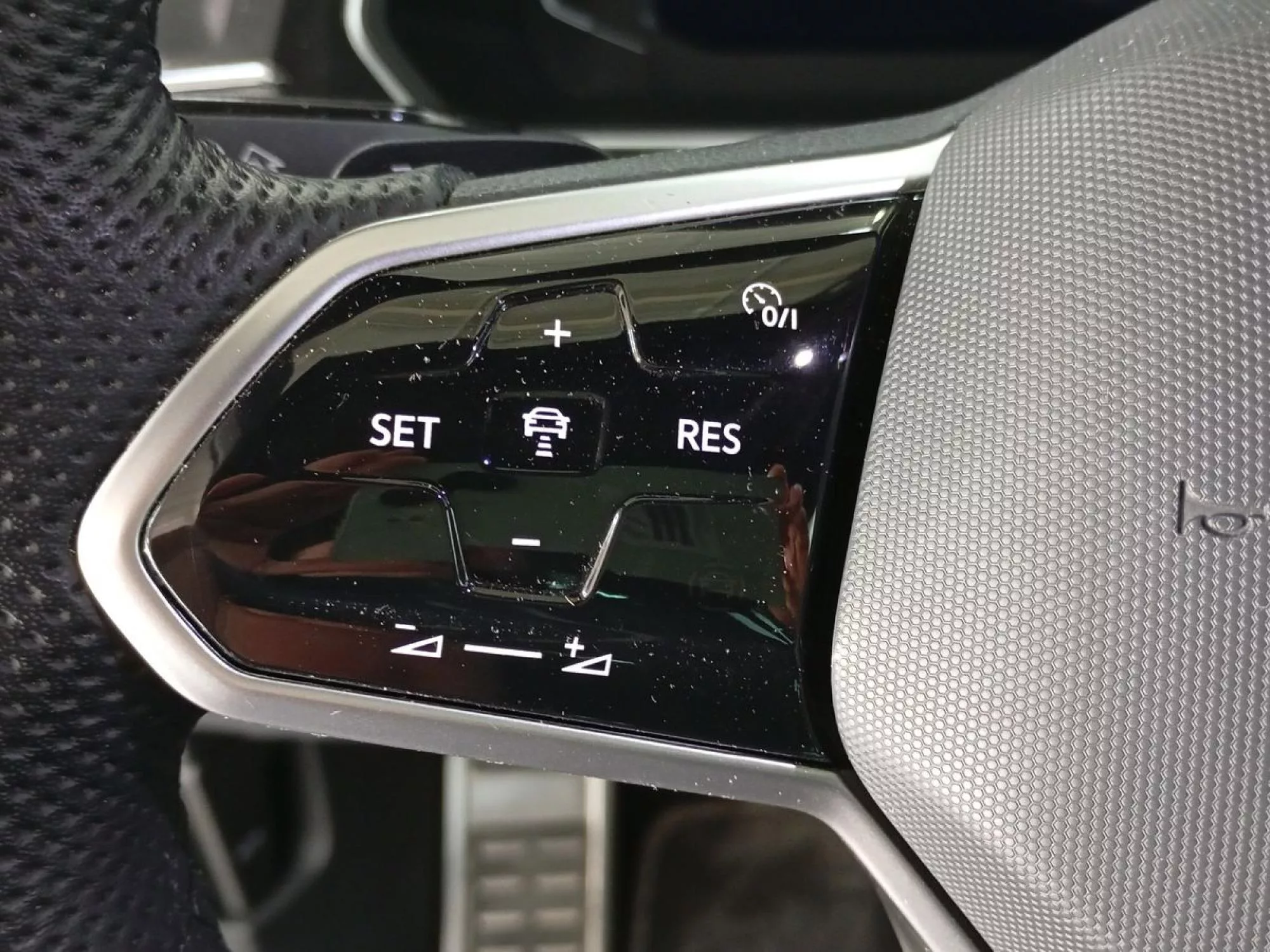 VOLKSWAGEN TIGUAN Gasolina 2023 segunda-mano Jaén