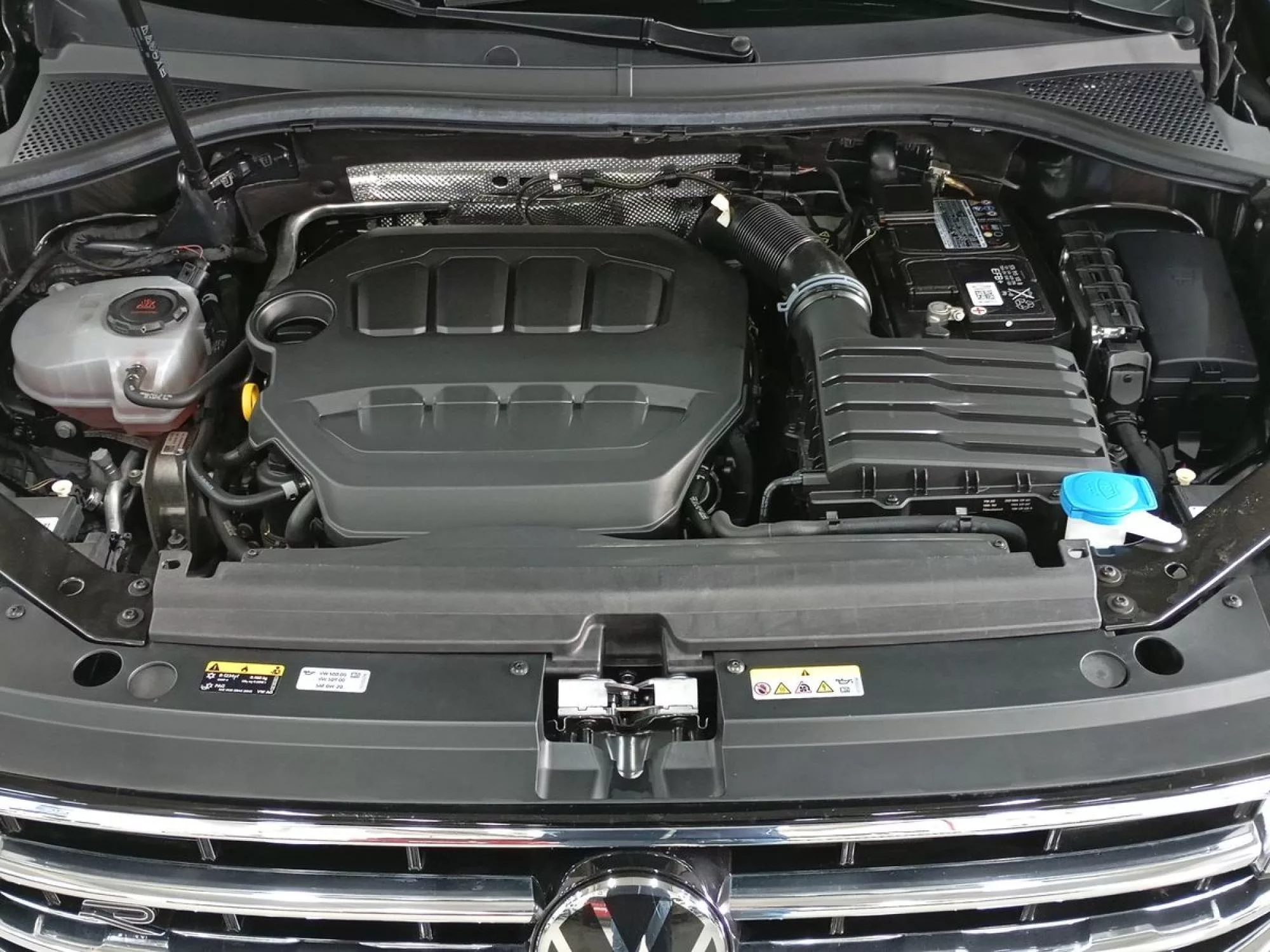 VOLKSWAGEN TIGUAN Gasolina 2023 segunda-mano Jaén
