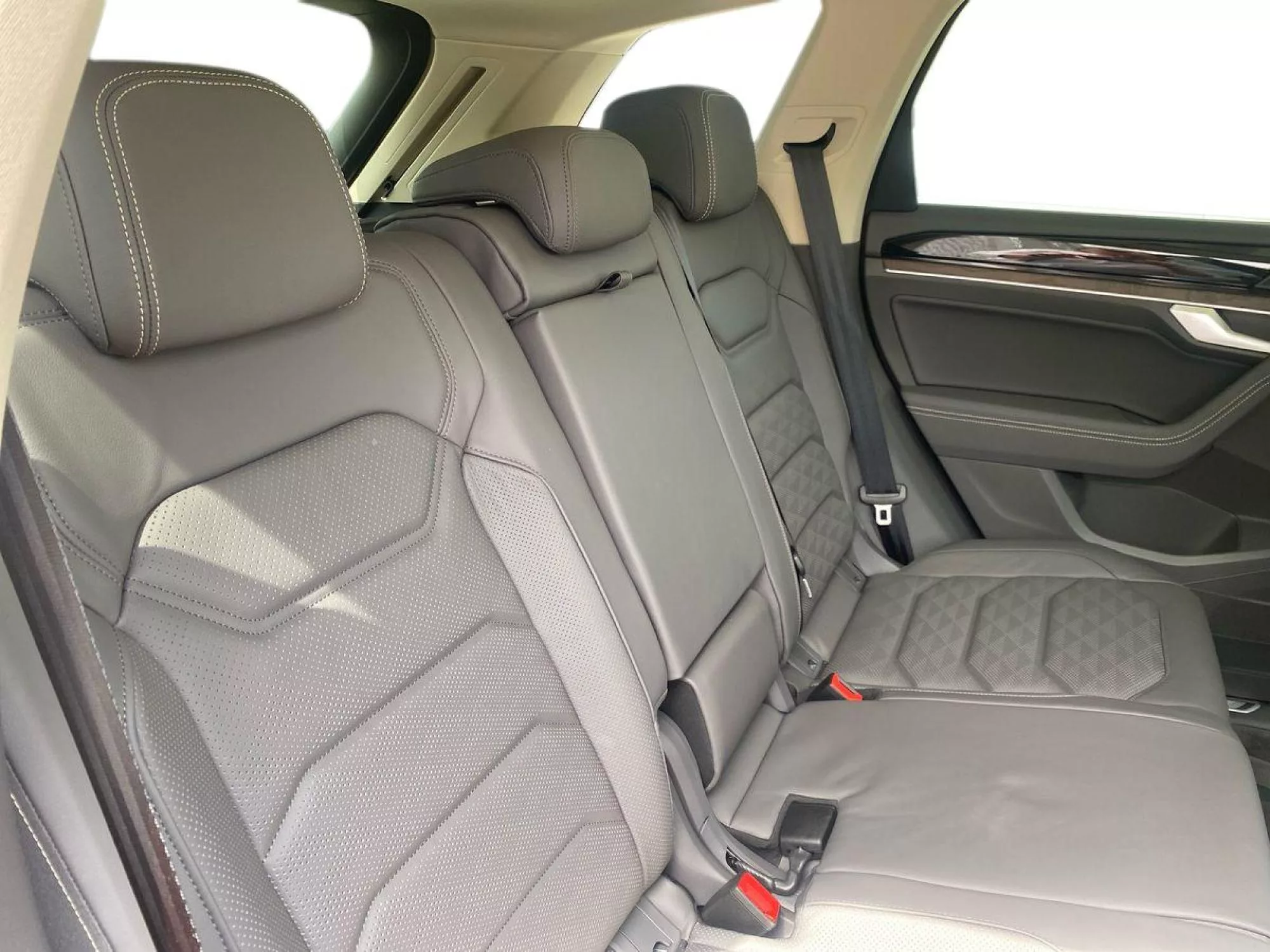 VOLKSWAGEN TOUAREG Diesel 2026 km 0 Jaén