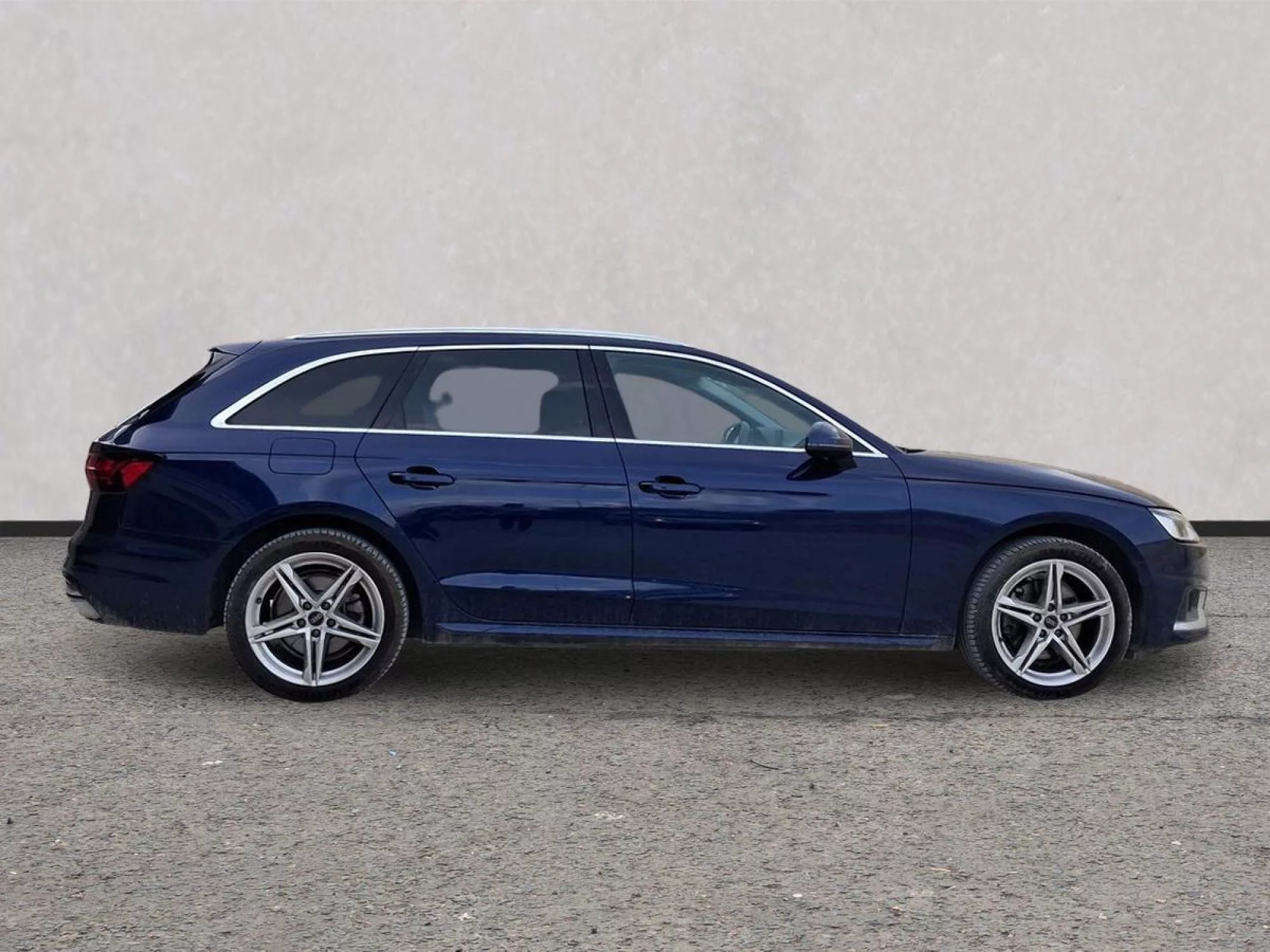 AUDI A4 AVANT Diesel 2025 segunda-mano Jaén
