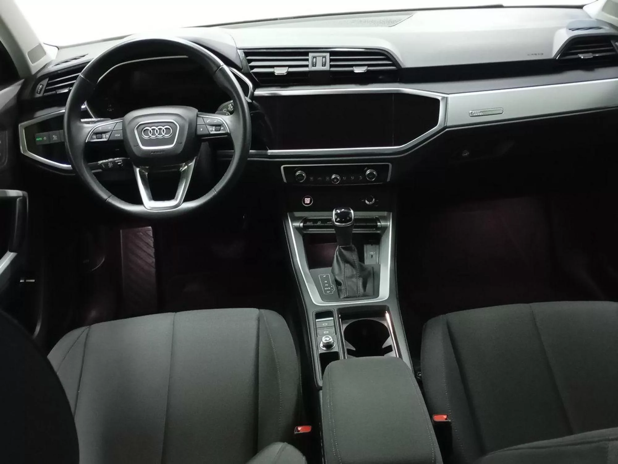 AUDI Q3 Hibrido enchufable 2024 segunda-mano Jaén