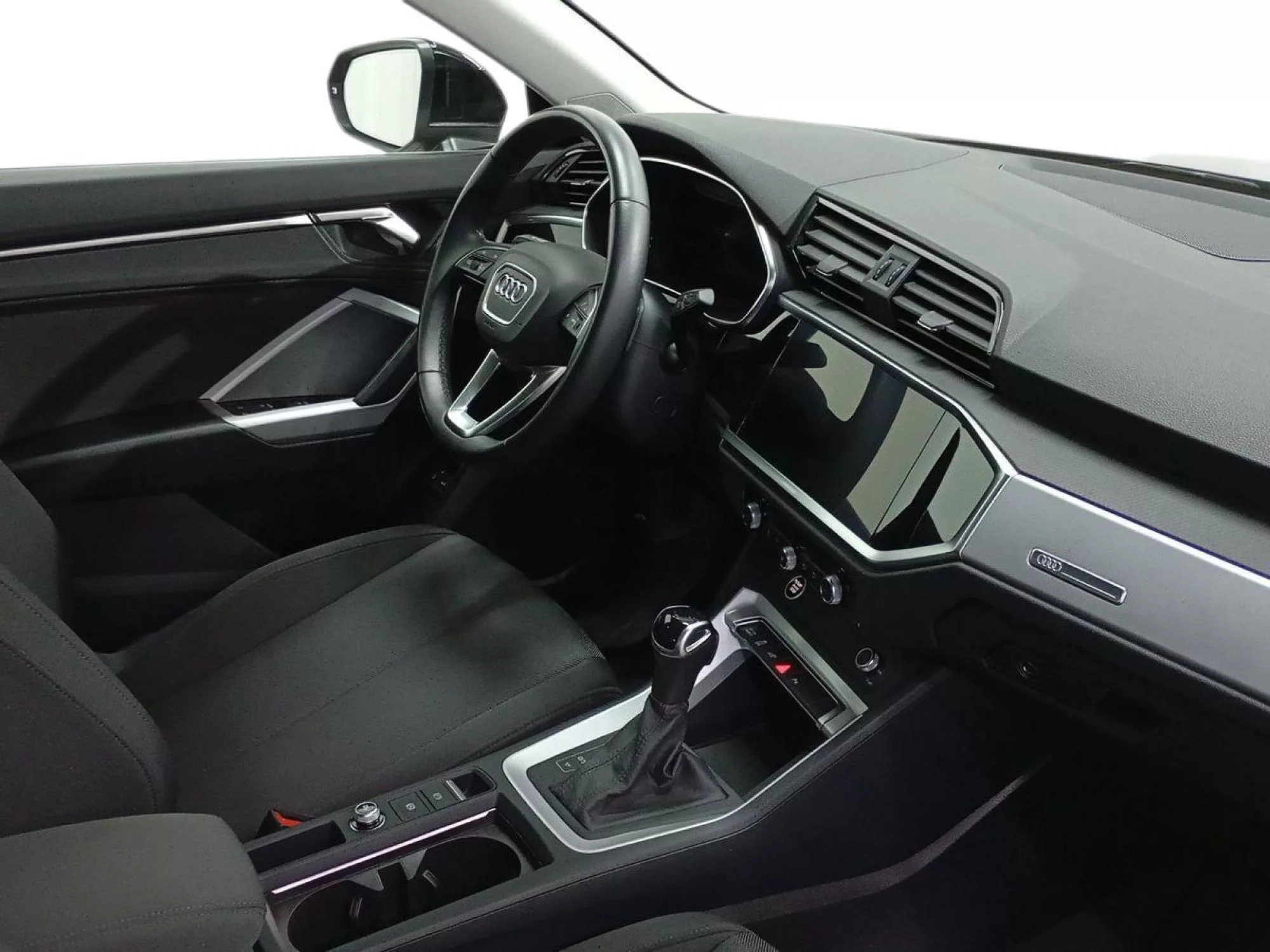 AUDI Q3 Hibrido enchufable 2024 segunda-mano Jaén