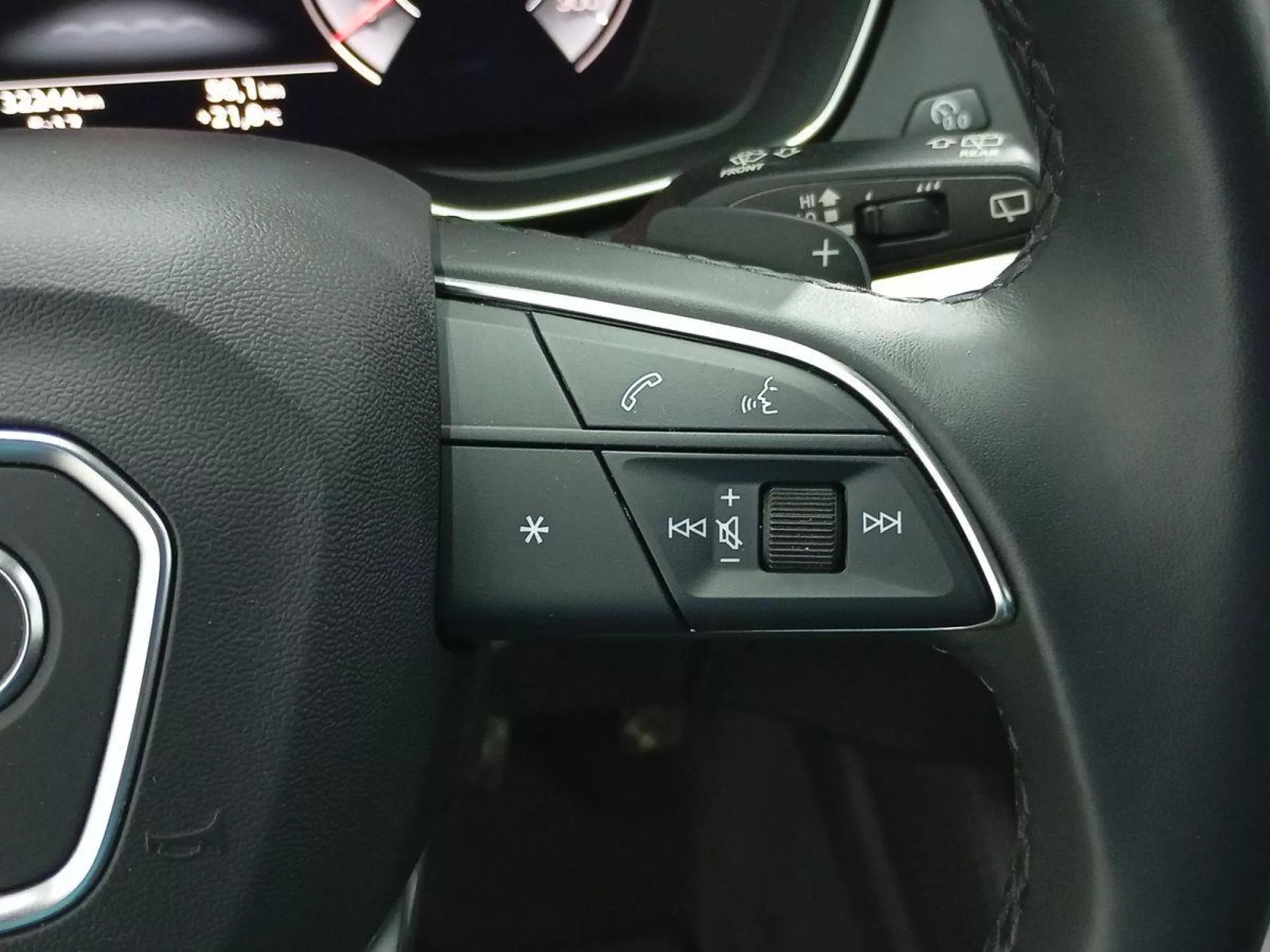 AUDI Q5 Hibrido 2024 segunda-mano Jaén