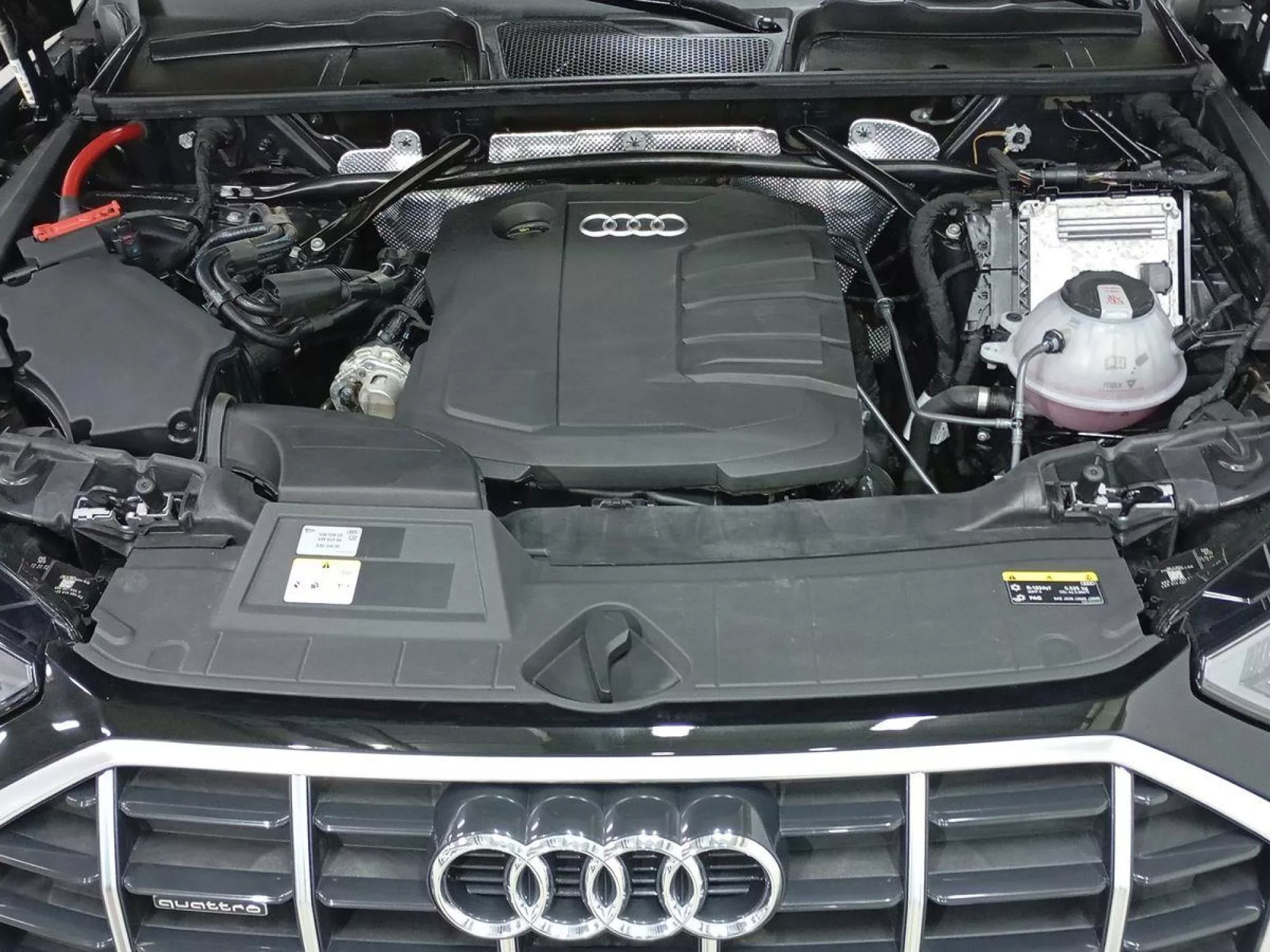 AUDI Q5 Hibrido 2024 segunda-mano Jaén
