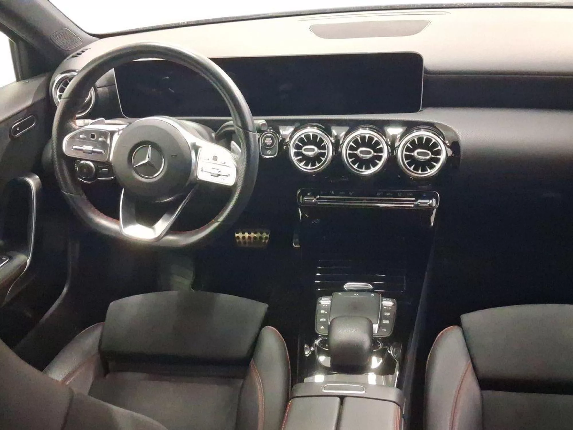 MERCEDES A 200 Gasolina 2020 segunda-mano Jaén