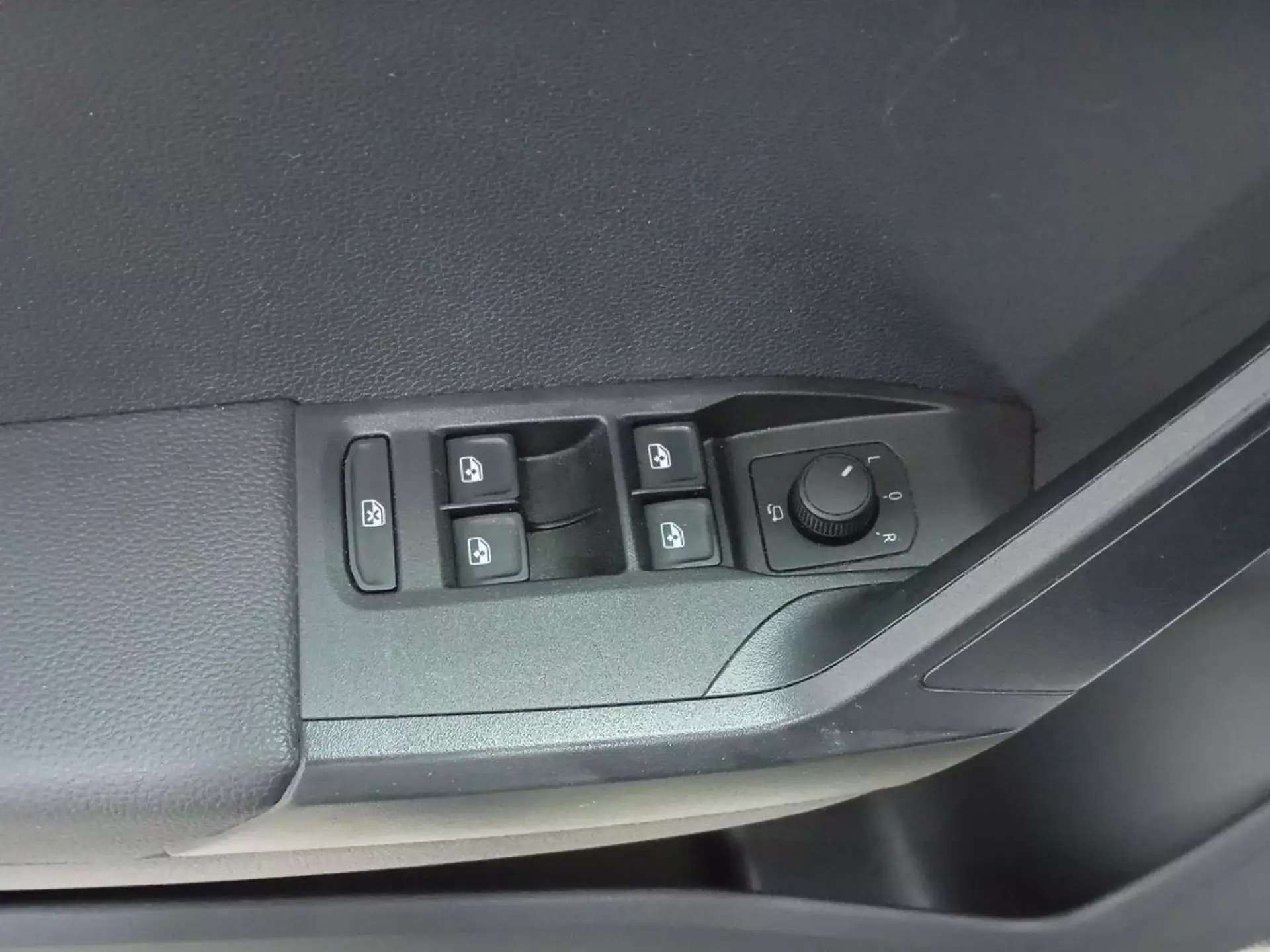 SEAT ARONA Gasolina 2024 segunda-mano Jaén