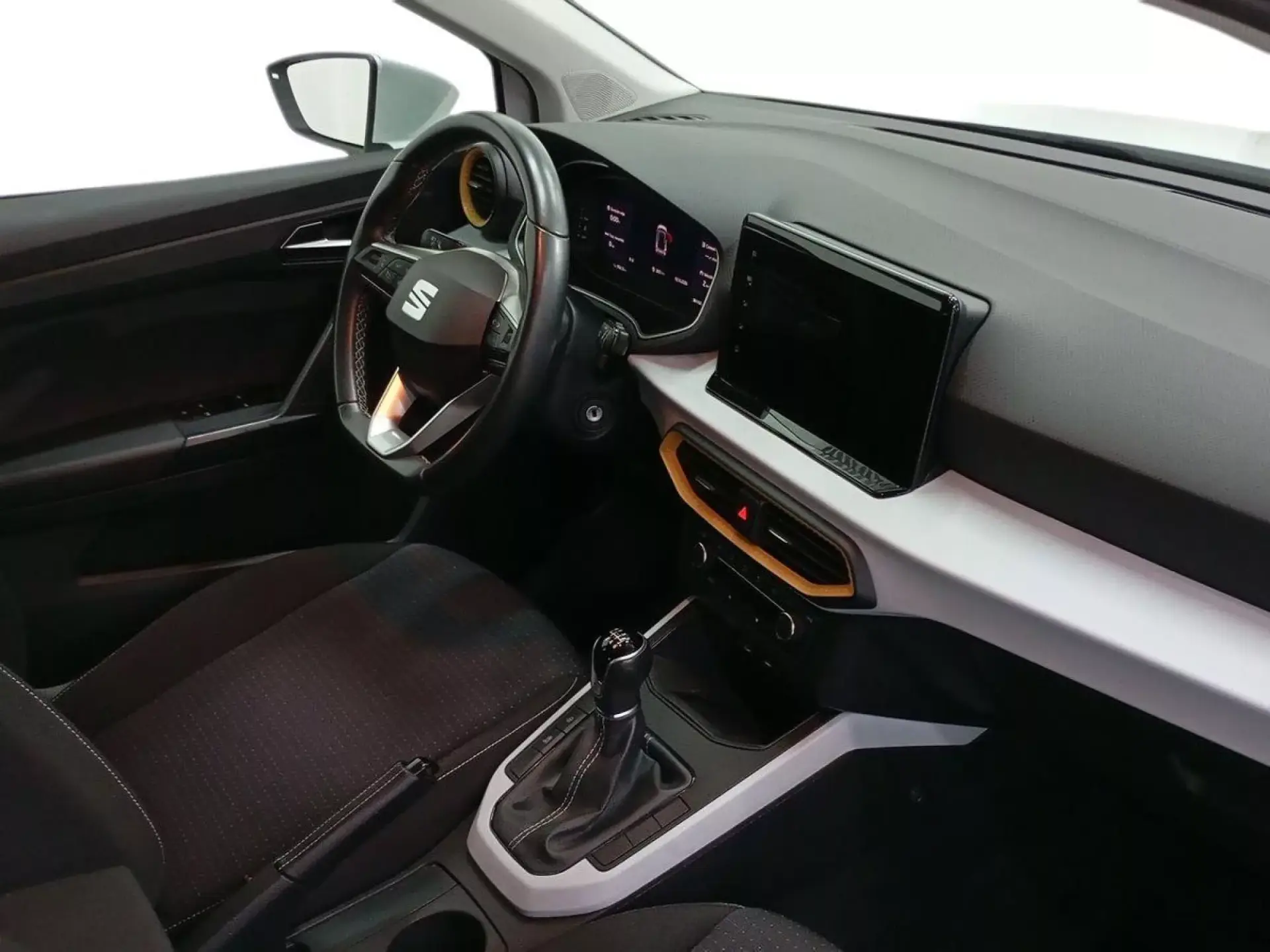SEAT ARONA Gasolina 2024 segunda-mano Jaén