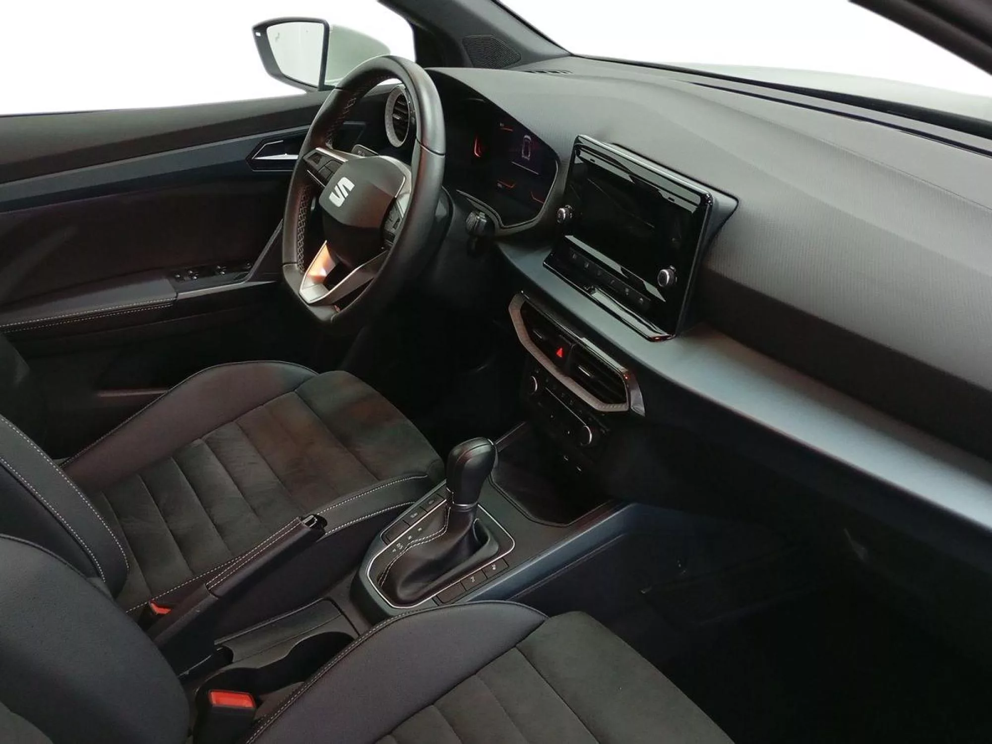SEAT ARONA Gasolina 2025 segunda-mano Jaén