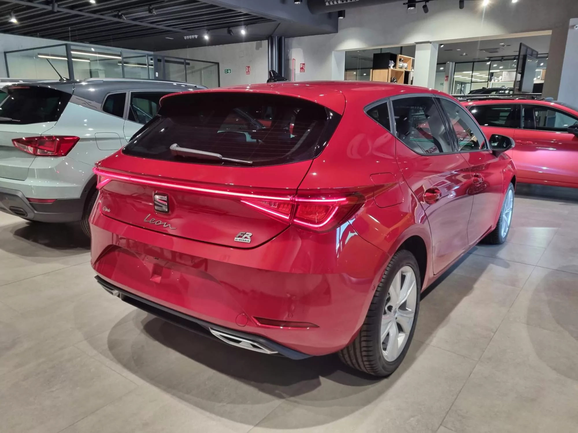 SEAT LEON FR Hibrido enchufable nuevo entrega inmediata Jaén
