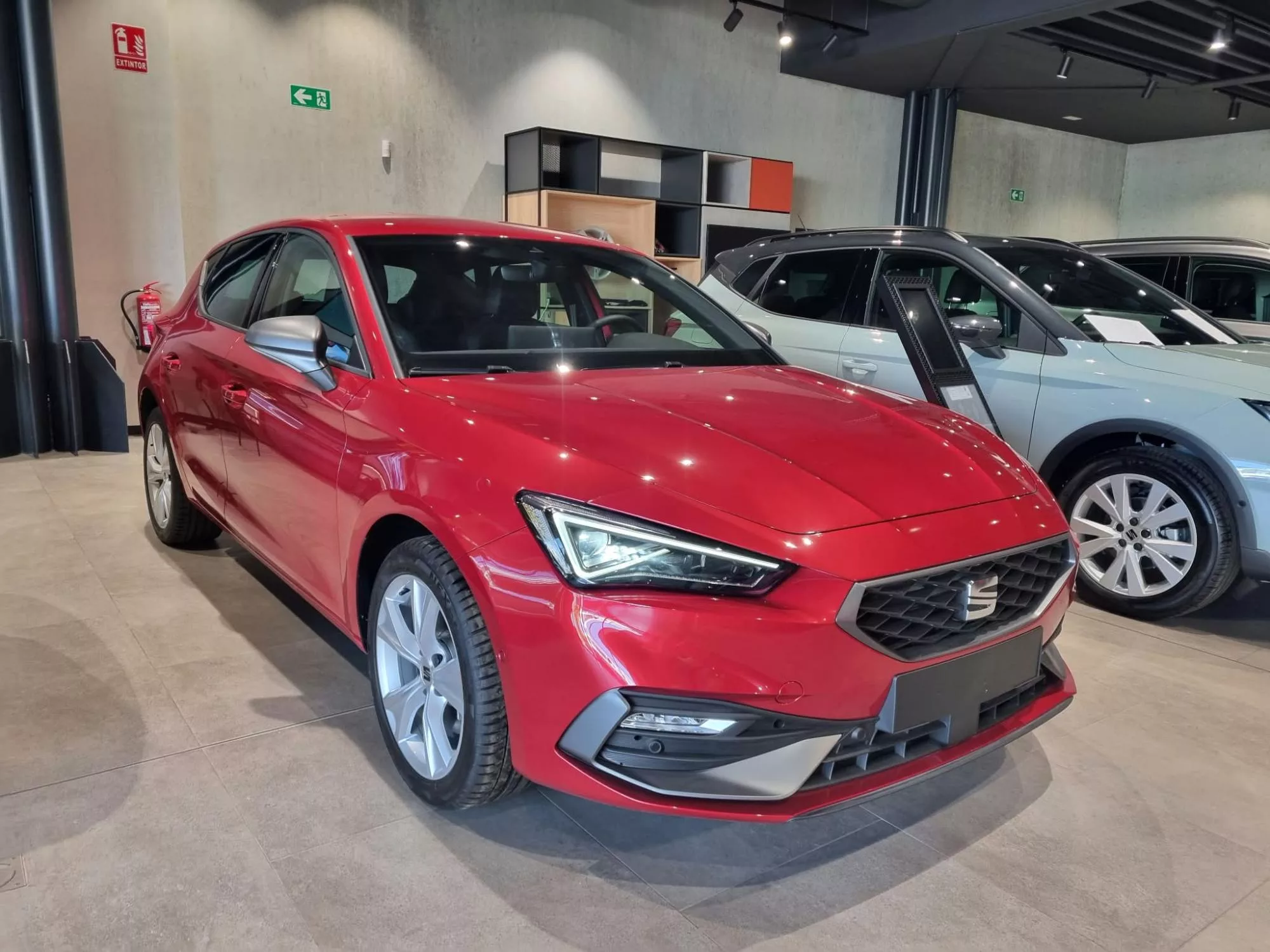 SEAT LEON FR Hibrido enchufable nuevo entrega inmediata Jaén