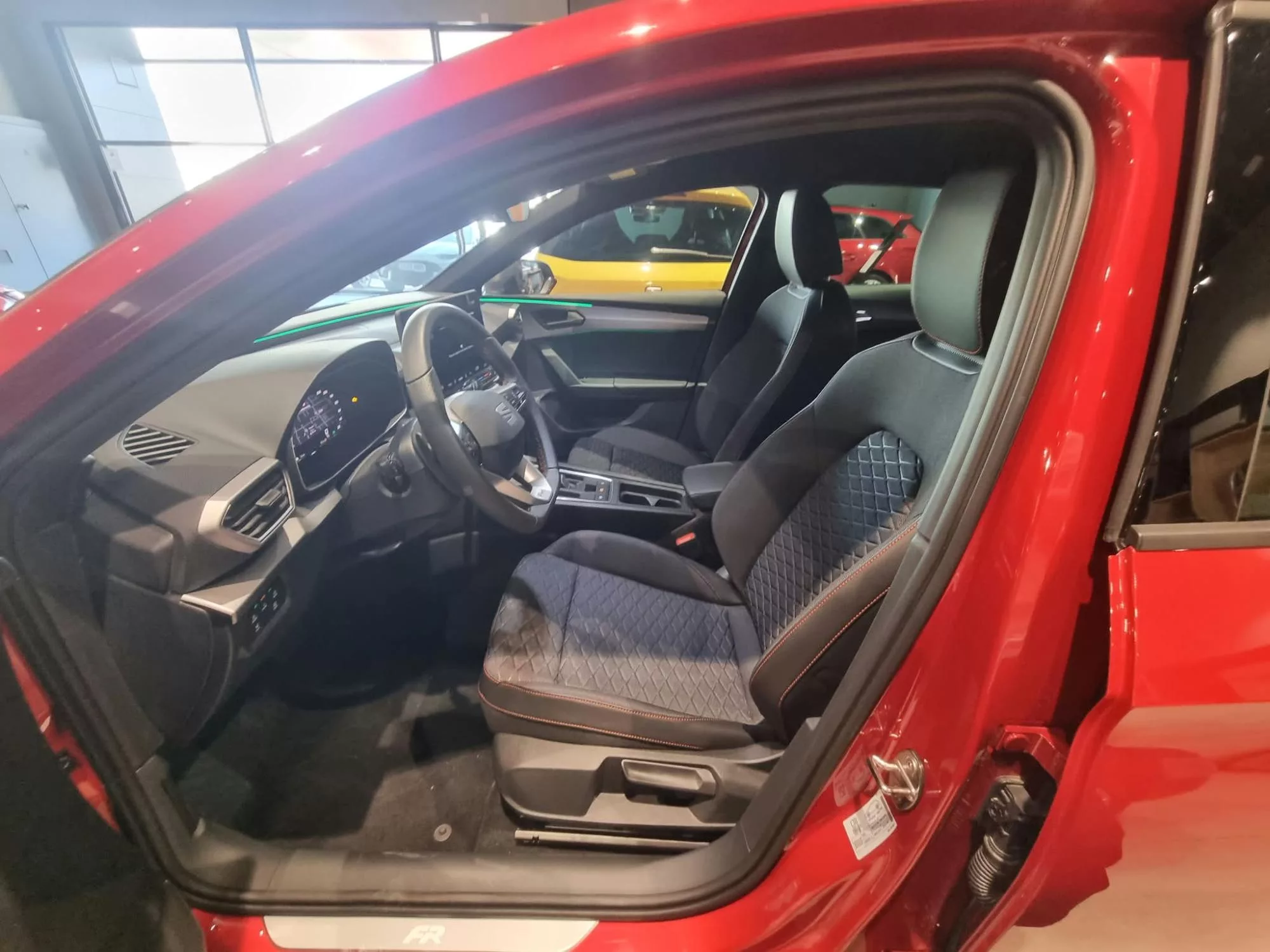 SEAT LEON FR Hibrido enchufable nuevo entrega inmediata Jaén