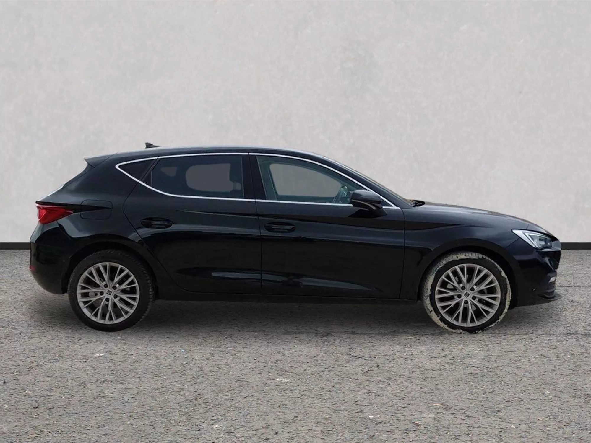 SEAT LEON Gasolina 2021 segunda-mano Jaén
