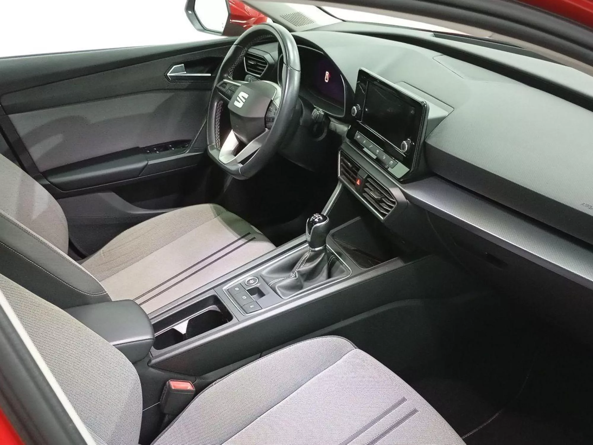 SEAT LEON Gasolina 2022 segunda-mano Granada