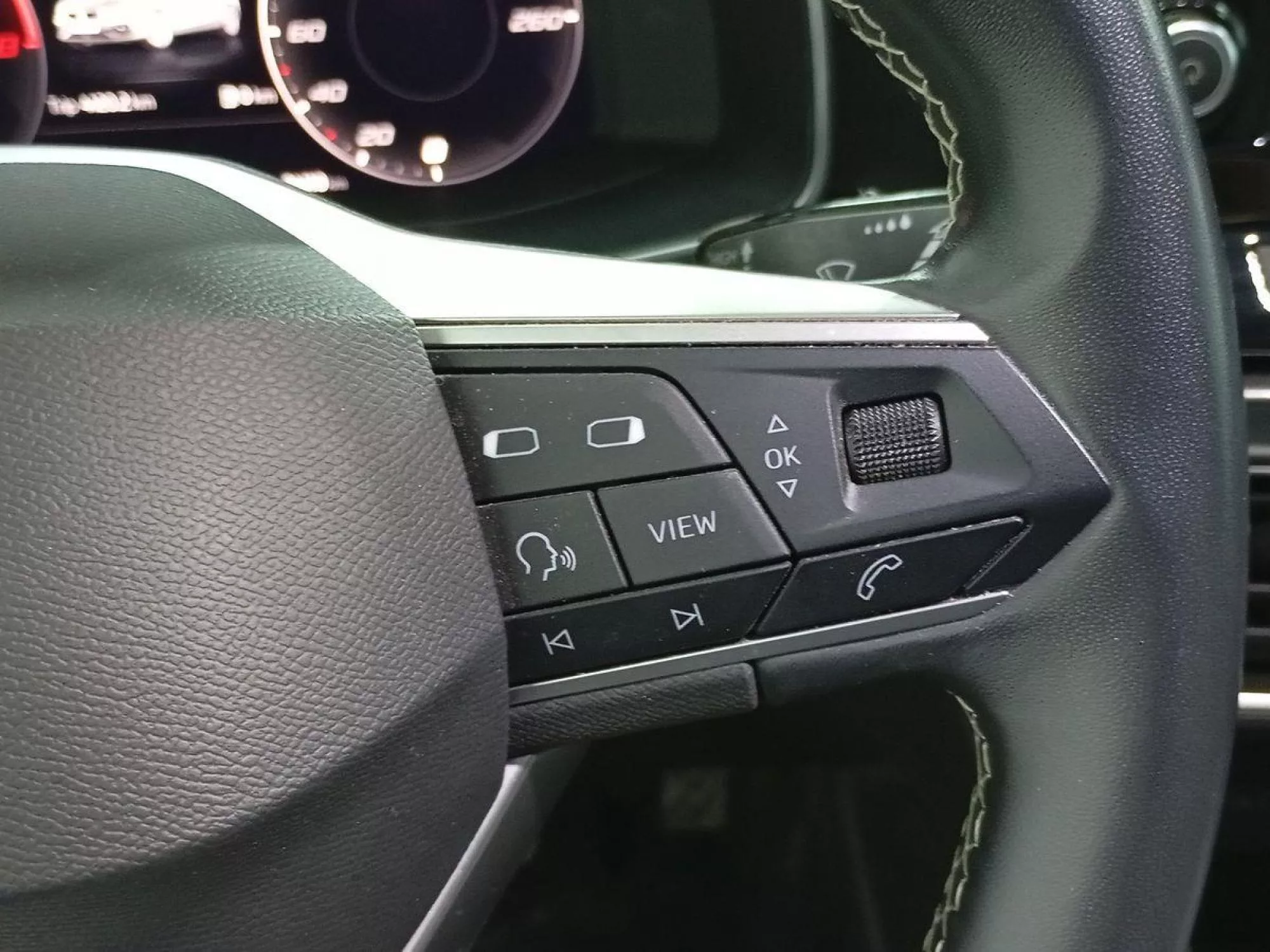 SEAT LEON Gasolina 2022 segunda-mano Granada