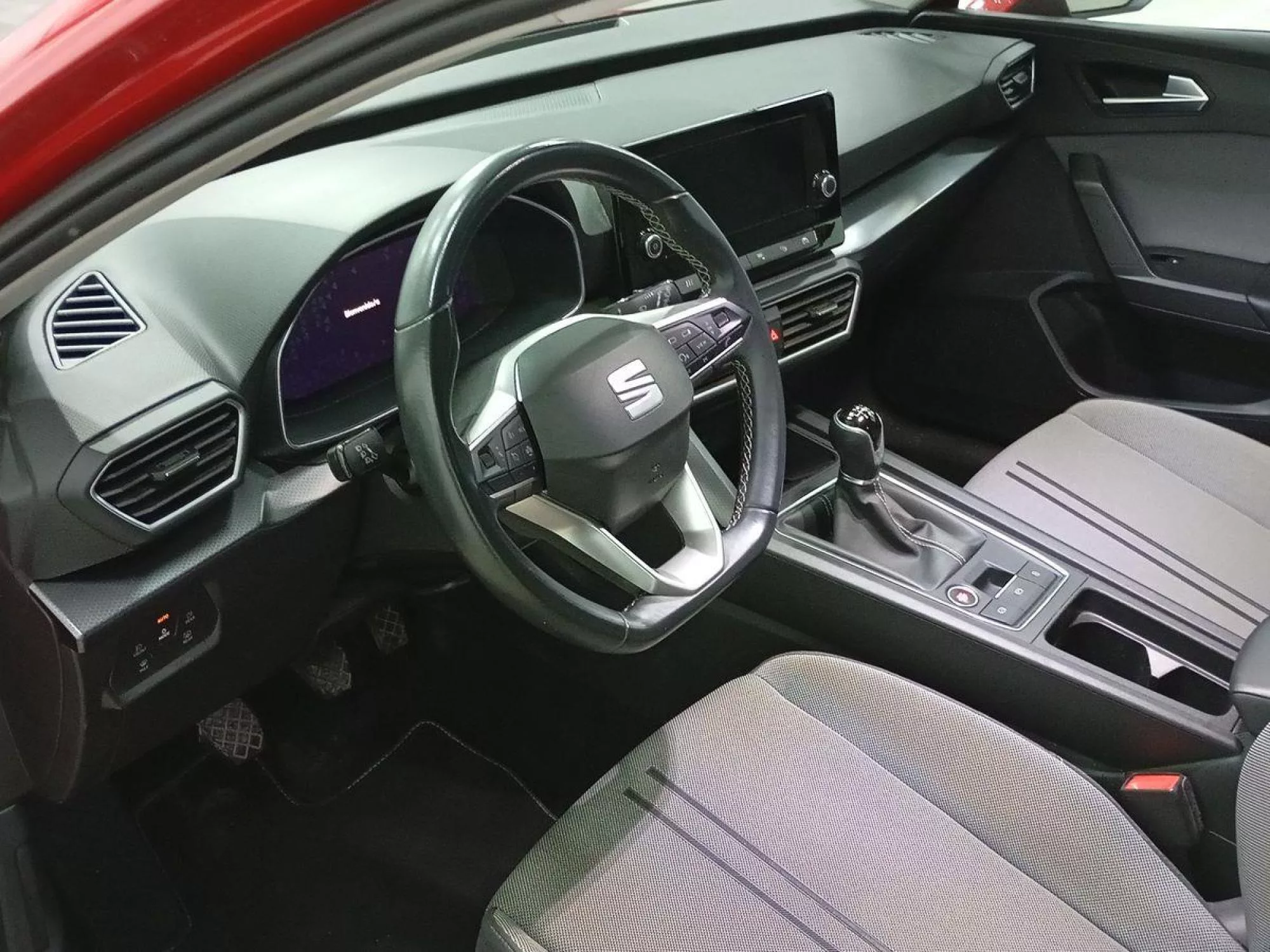 SEAT LEON Gasolina 2022 segunda-mano Granada