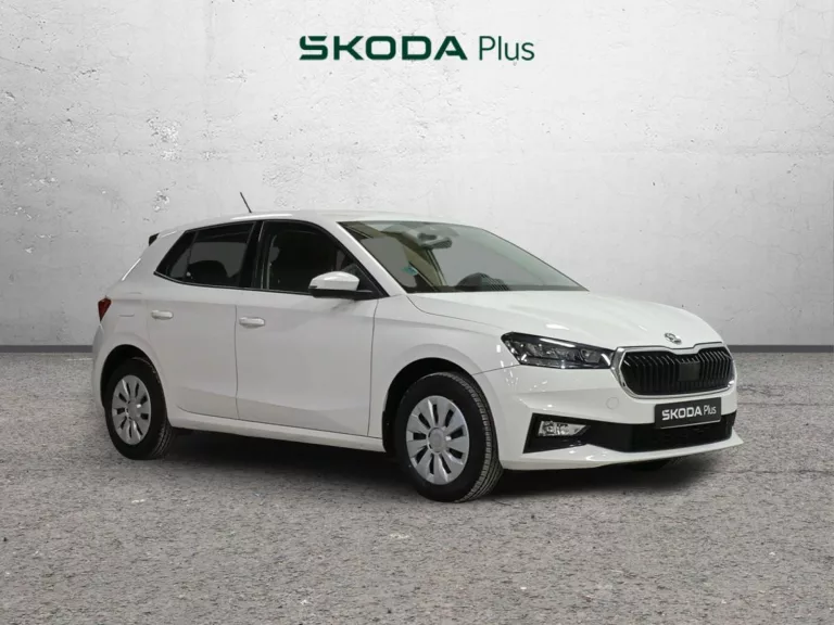 SKODA FABIA Gasolina 2024 segunda-mano Jaén
