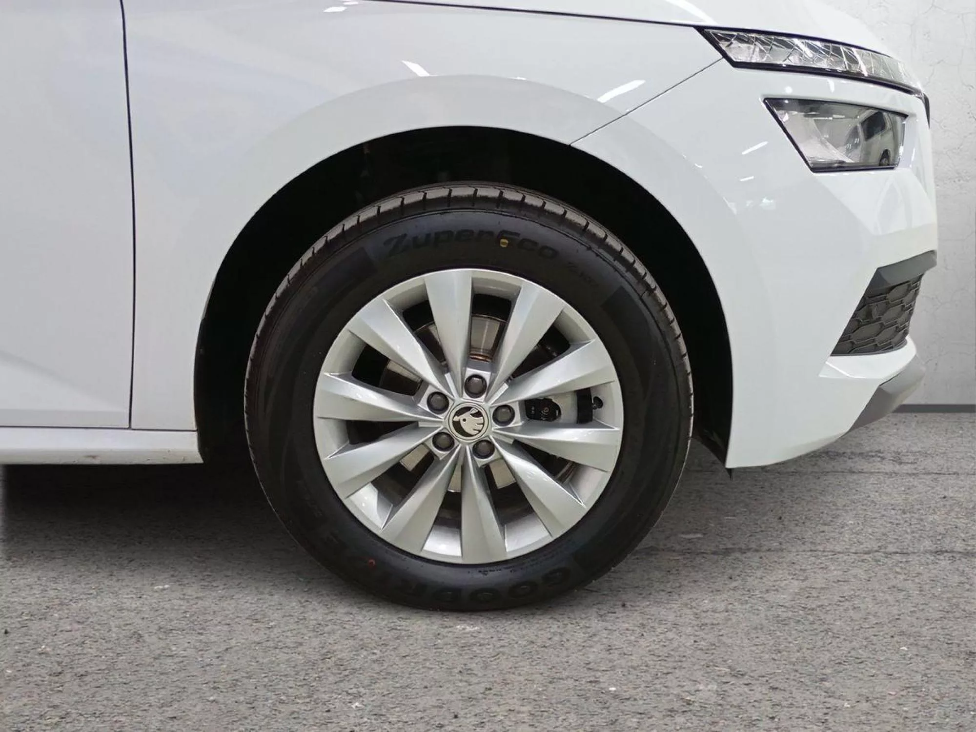 SKODA KAMIQ Gasolina 2022 segunda-mano Jaén