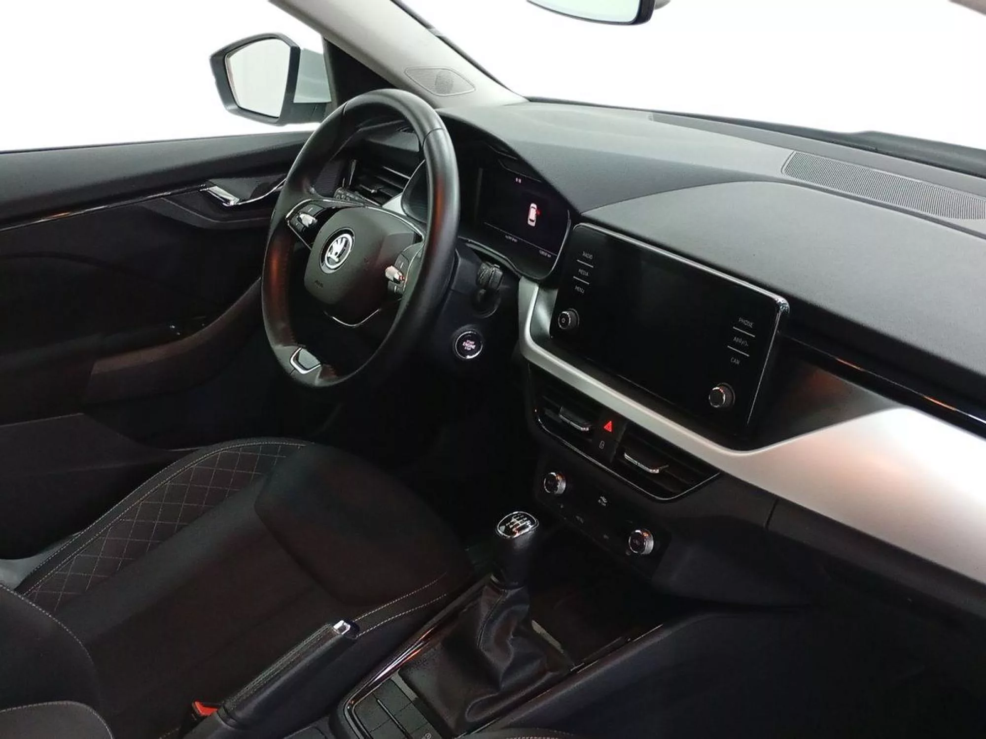 SKODA KAMIQ Gasolina 2022 segunda-mano Jaén