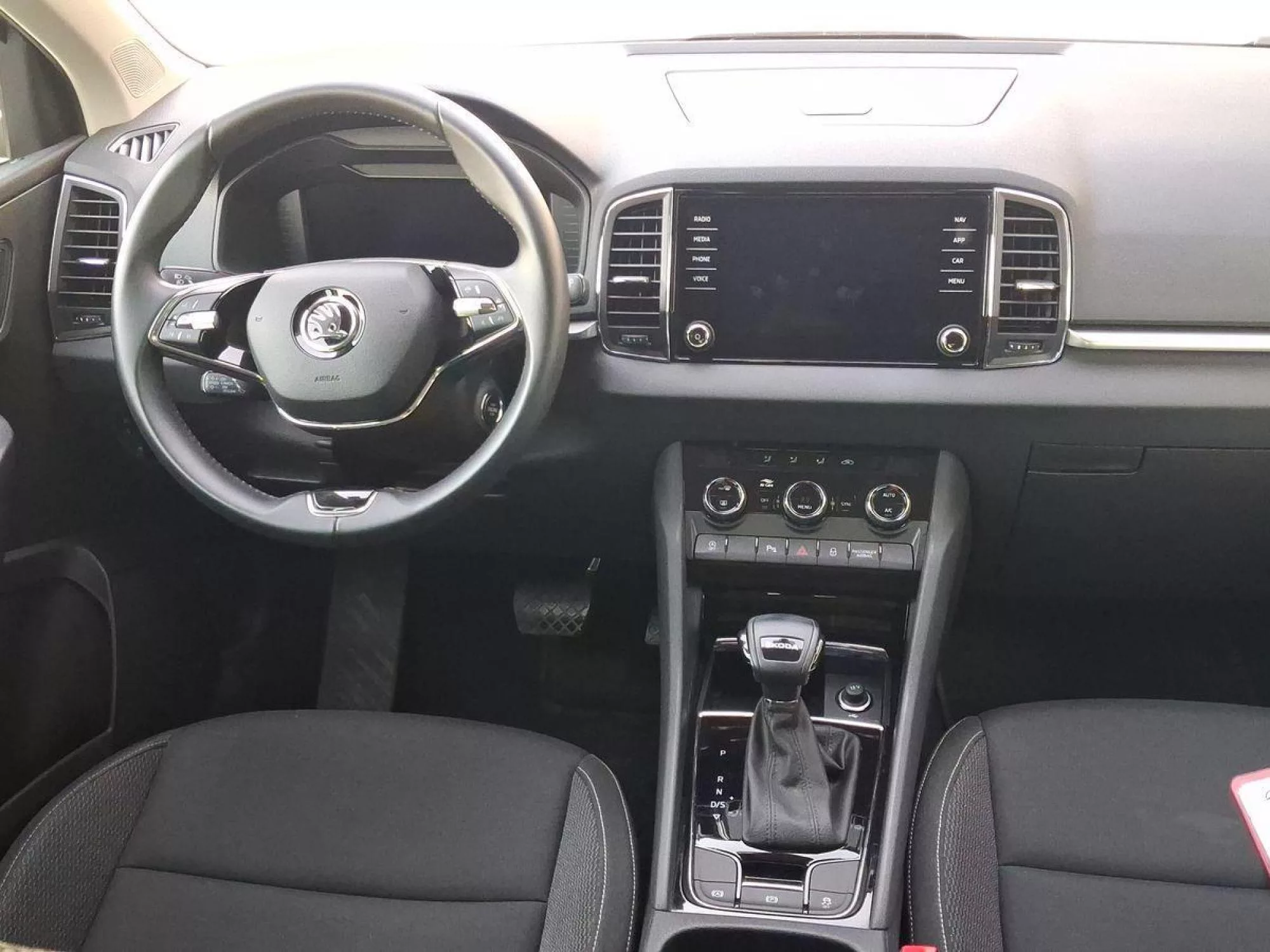 SKODA KAROQ Diesel 2022 segunda-mano Jaén