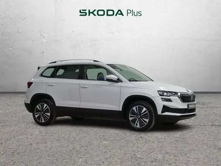 SKODA KAROQ Gasolina 2025 segunda-mano Jaén