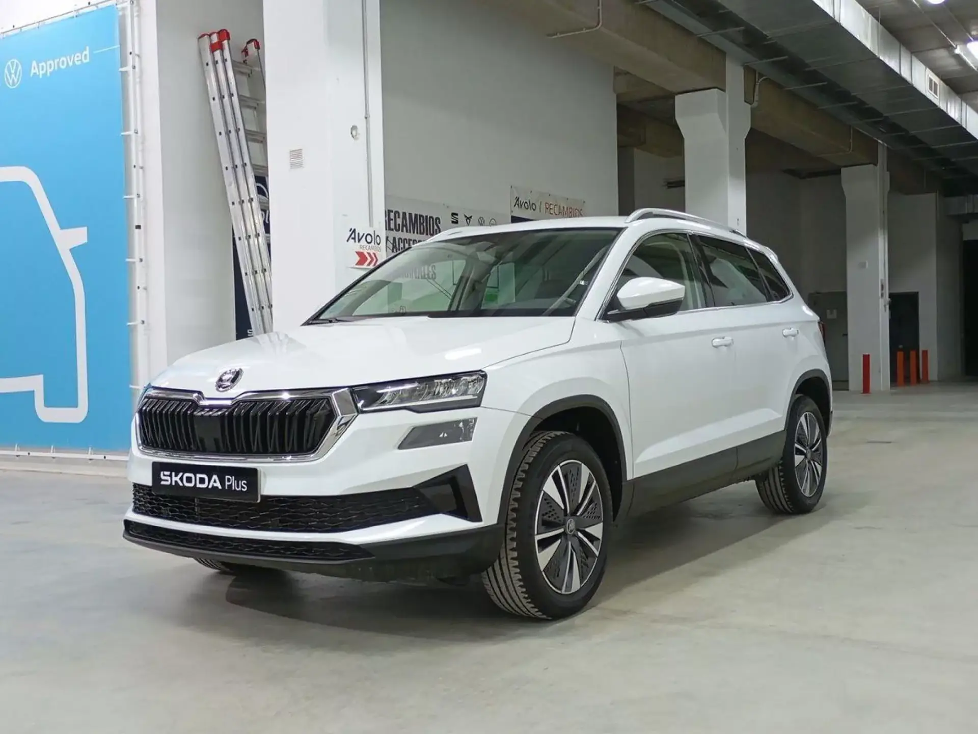 SKODA KAROQ Gasolina 2025 segunda-mano Jaén