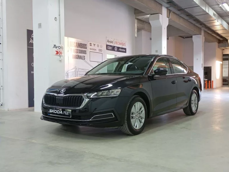 SKODA OCTAVIA Diesel 2023 segunda-mano Jaén