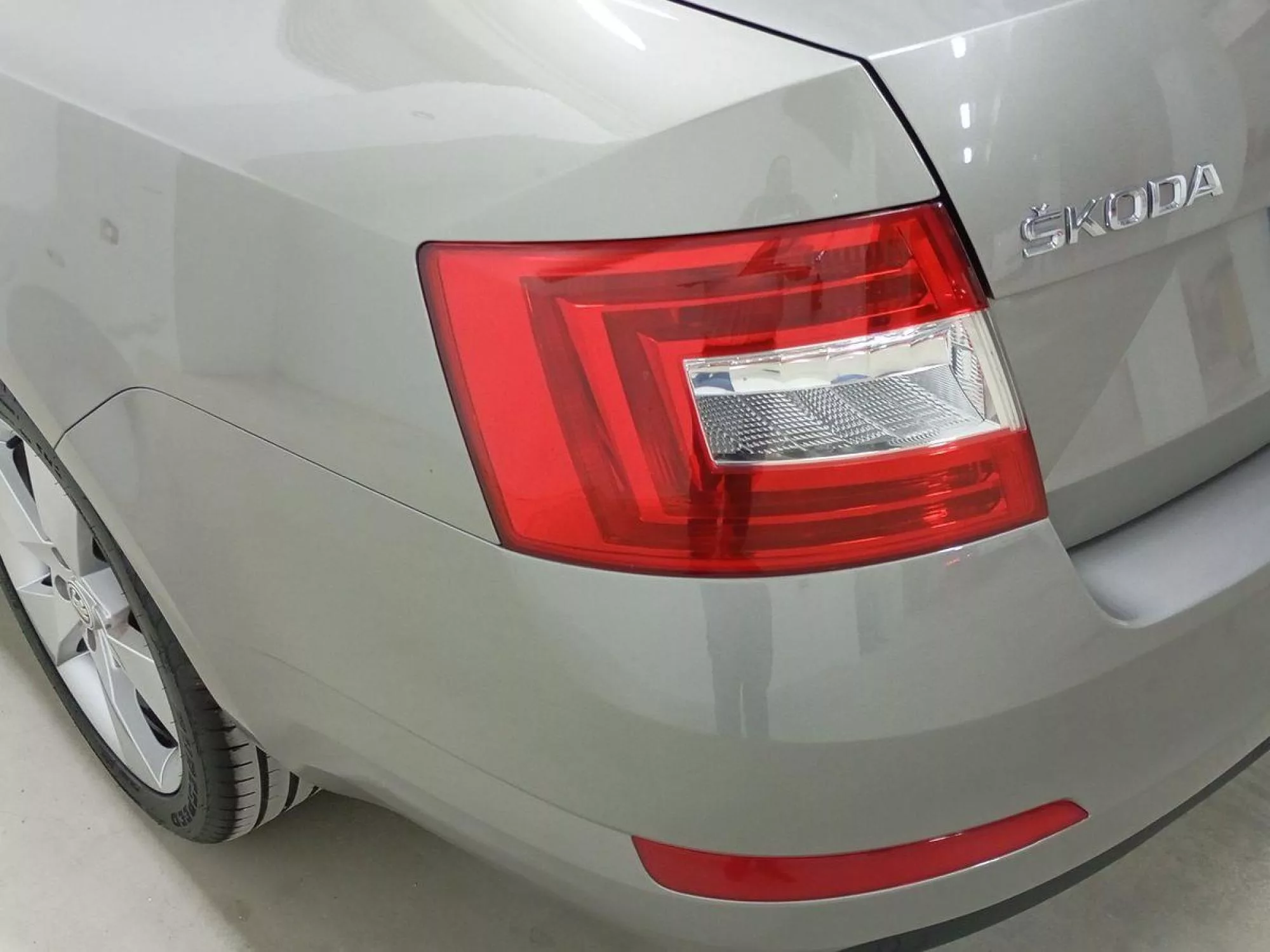 SKODA OCTAVIA Gasolina 2014 segunda-mano Jaén