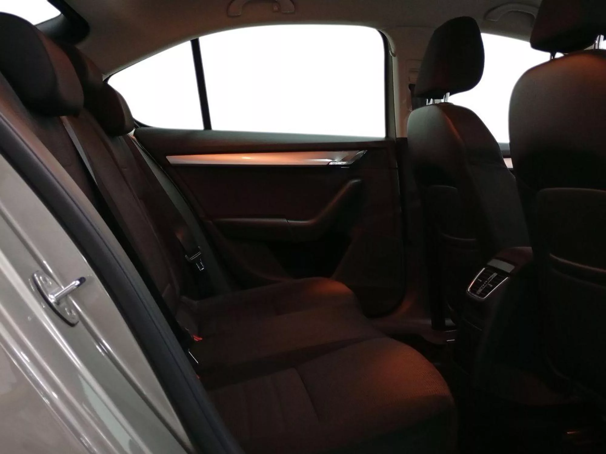 SKODA OCTAVIA Gasolina 2014 segunda-mano Jaén