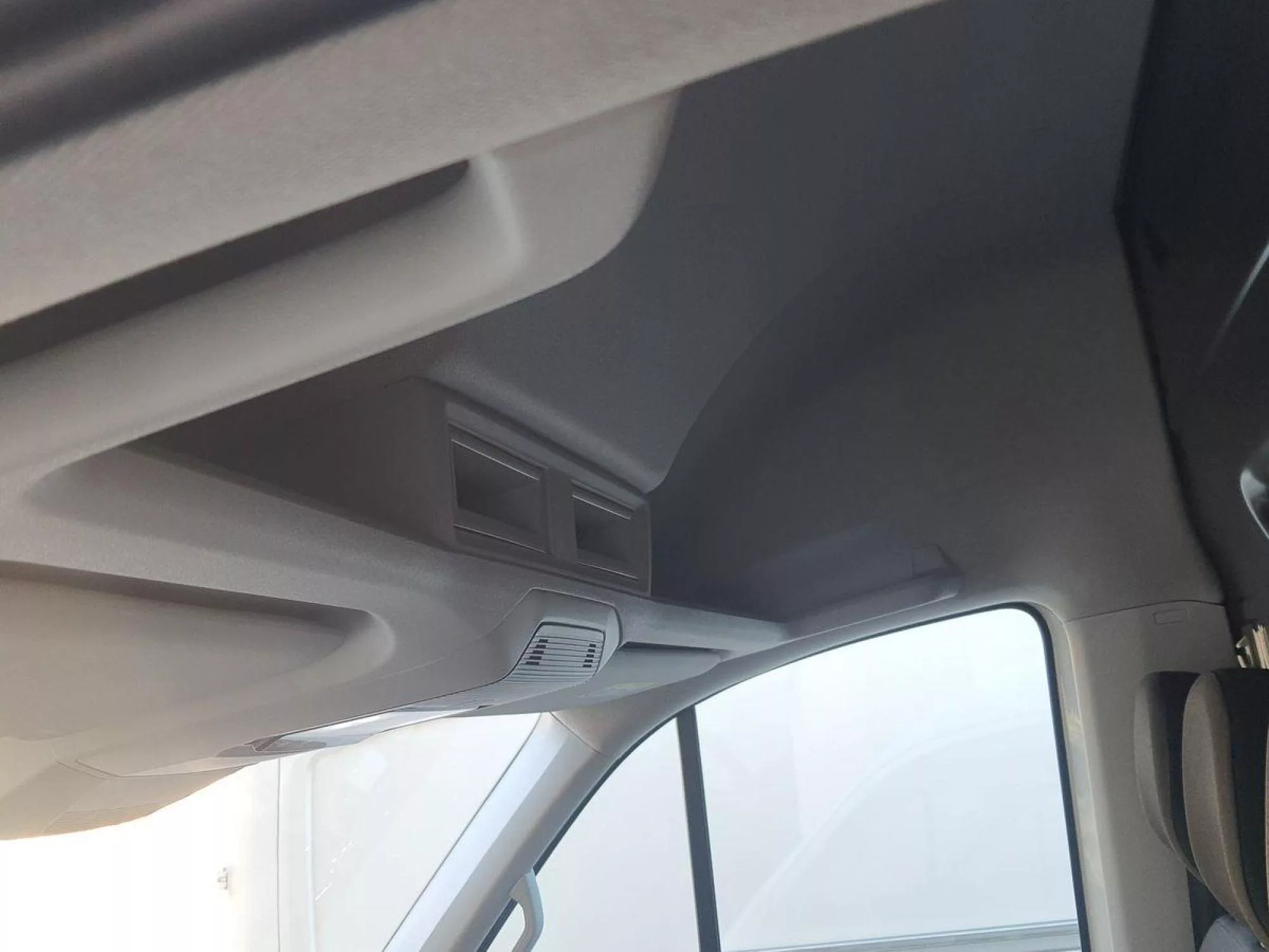VOLKSWAGEN CRAFTER FURGON Diesel 2026 segunda-mano Jaén