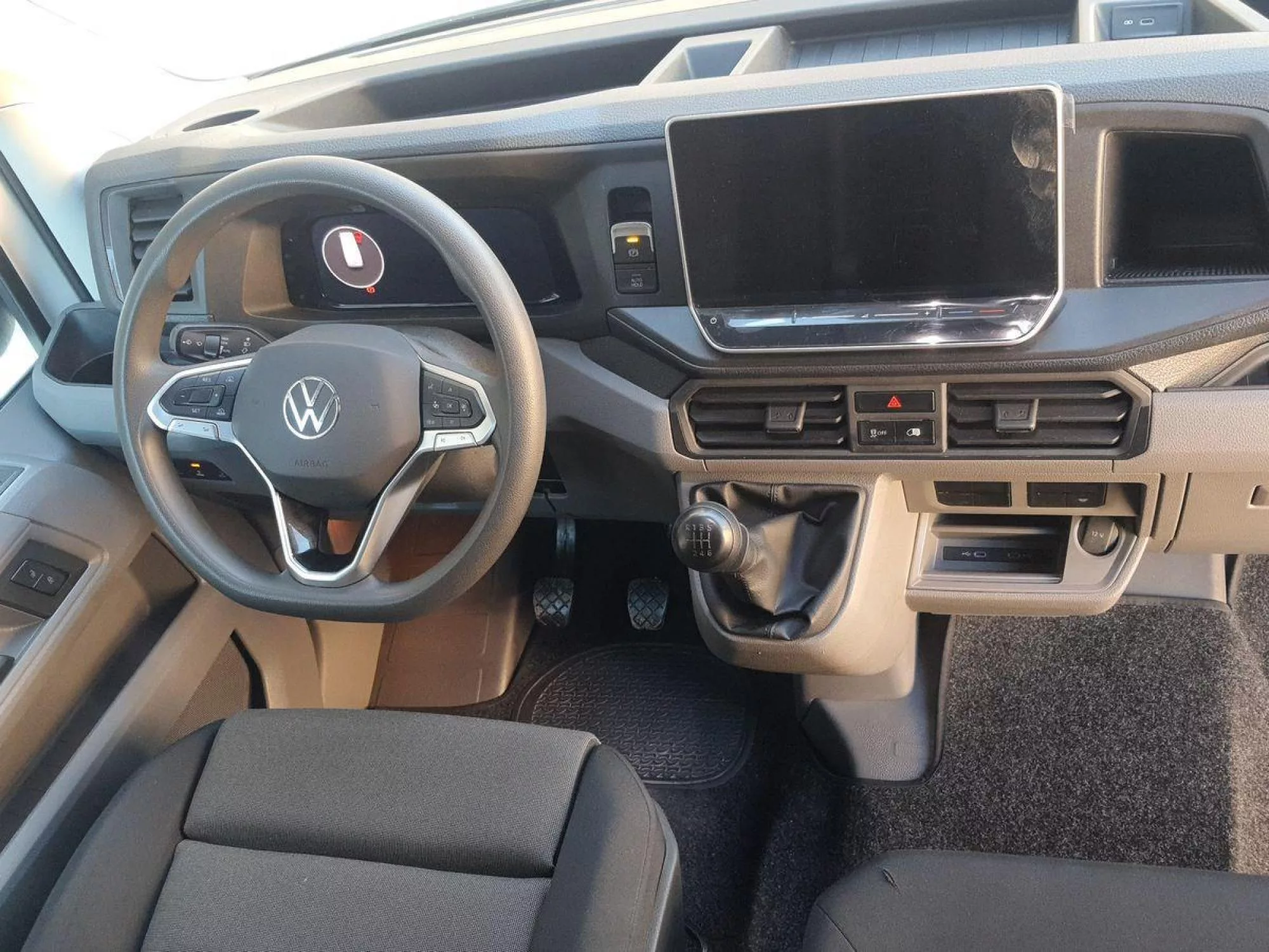 VOLKSWAGEN CRAFTER FURGON Diesel 2026 segunda-mano Jaén