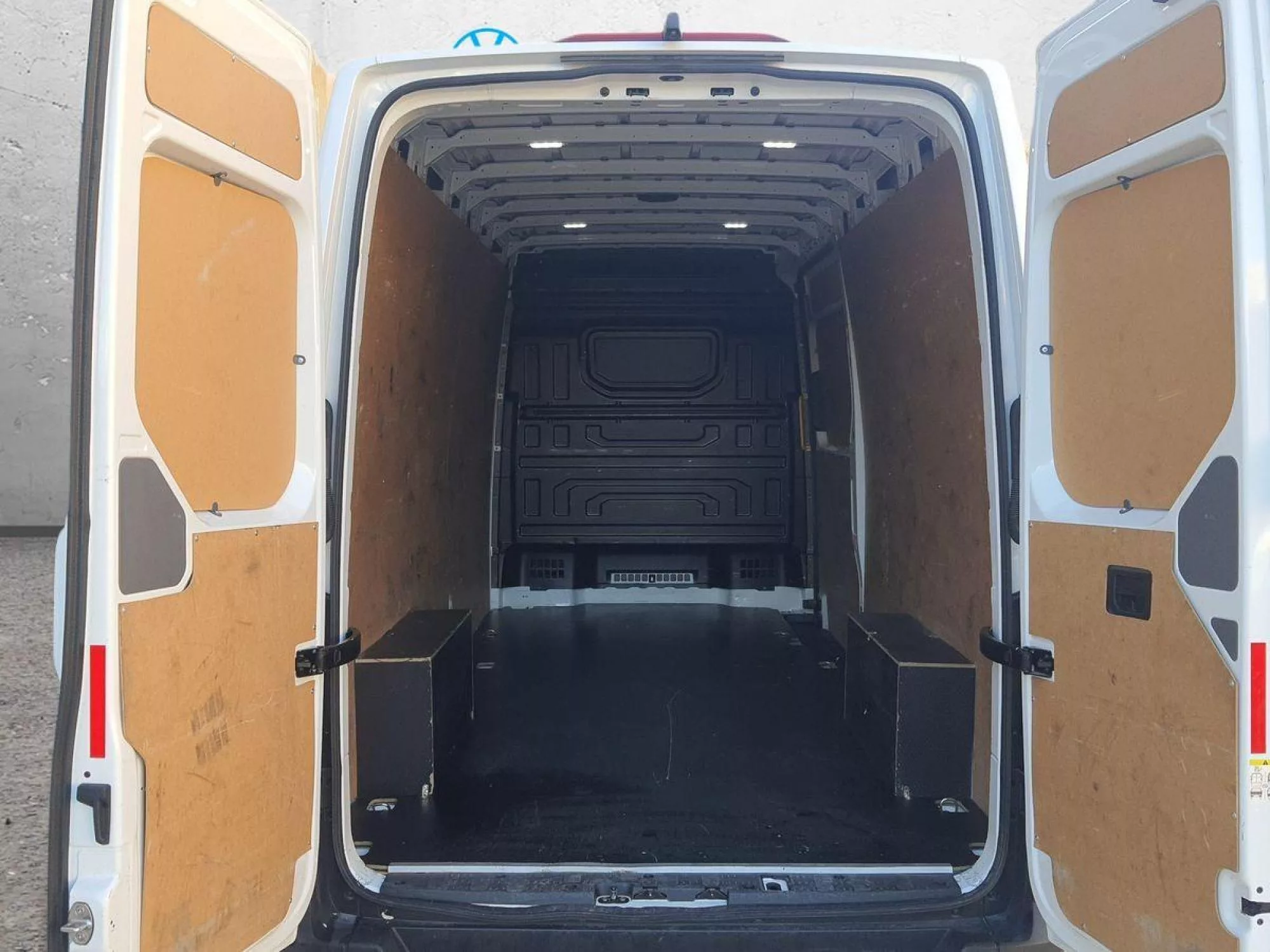 VOLKSWAGEN CRAFTER FURGON Diesel 2026 segunda-mano Jaén