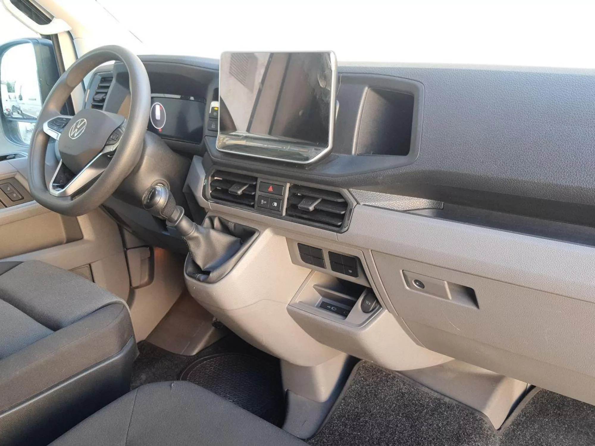 VOLKSWAGEN CRAFTER FURGON Diesel 2026 segunda-mano Jaén