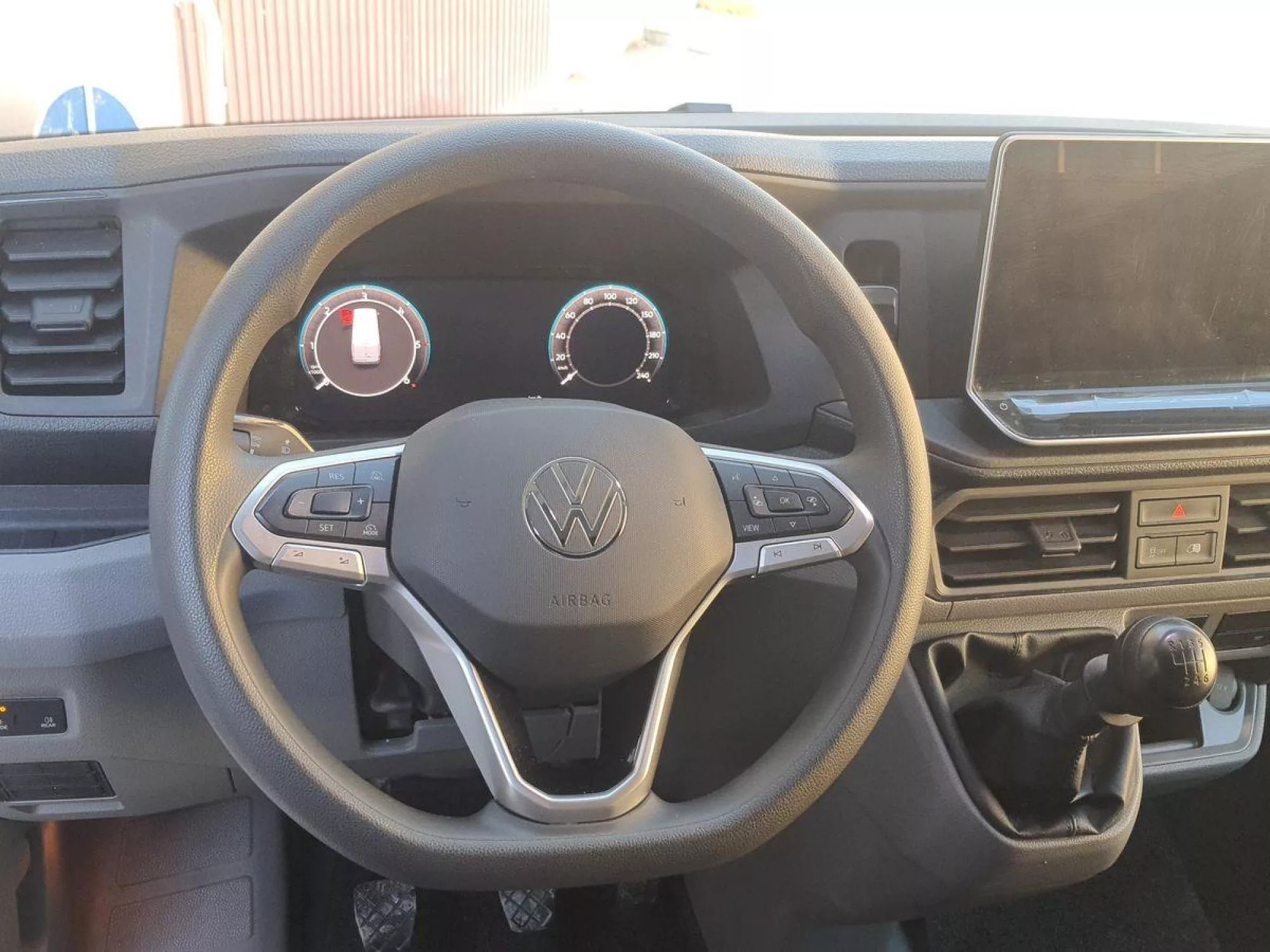 VOLKSWAGEN CRAFTER FURGON Diesel 2026 segunda-mano Jaén