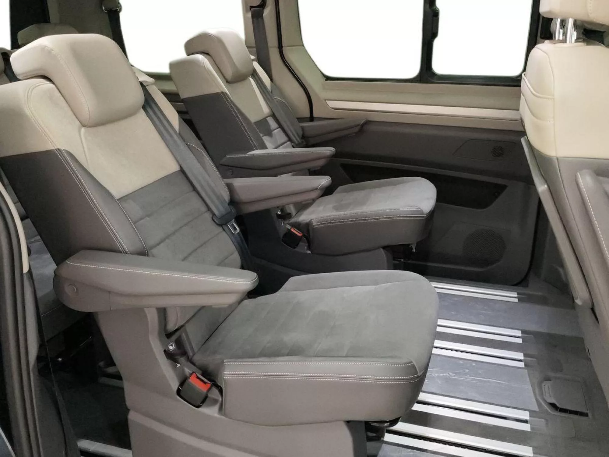 VOLKSWAGEN MULTIVAN Hibrido enchufable 2026 km 0 Jaén