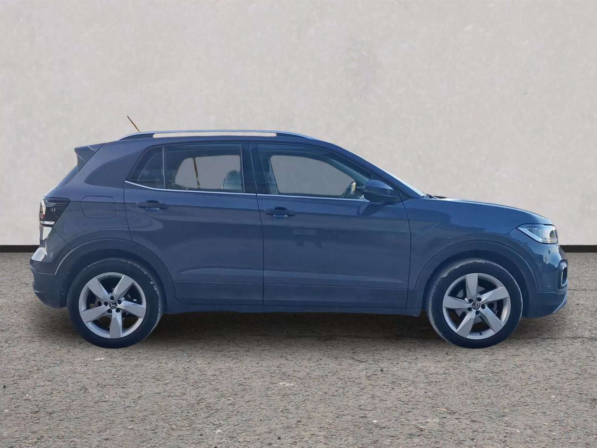 VOLKSWAGEN T-CROSS Gasolina 2022 segunda-mano Jaén