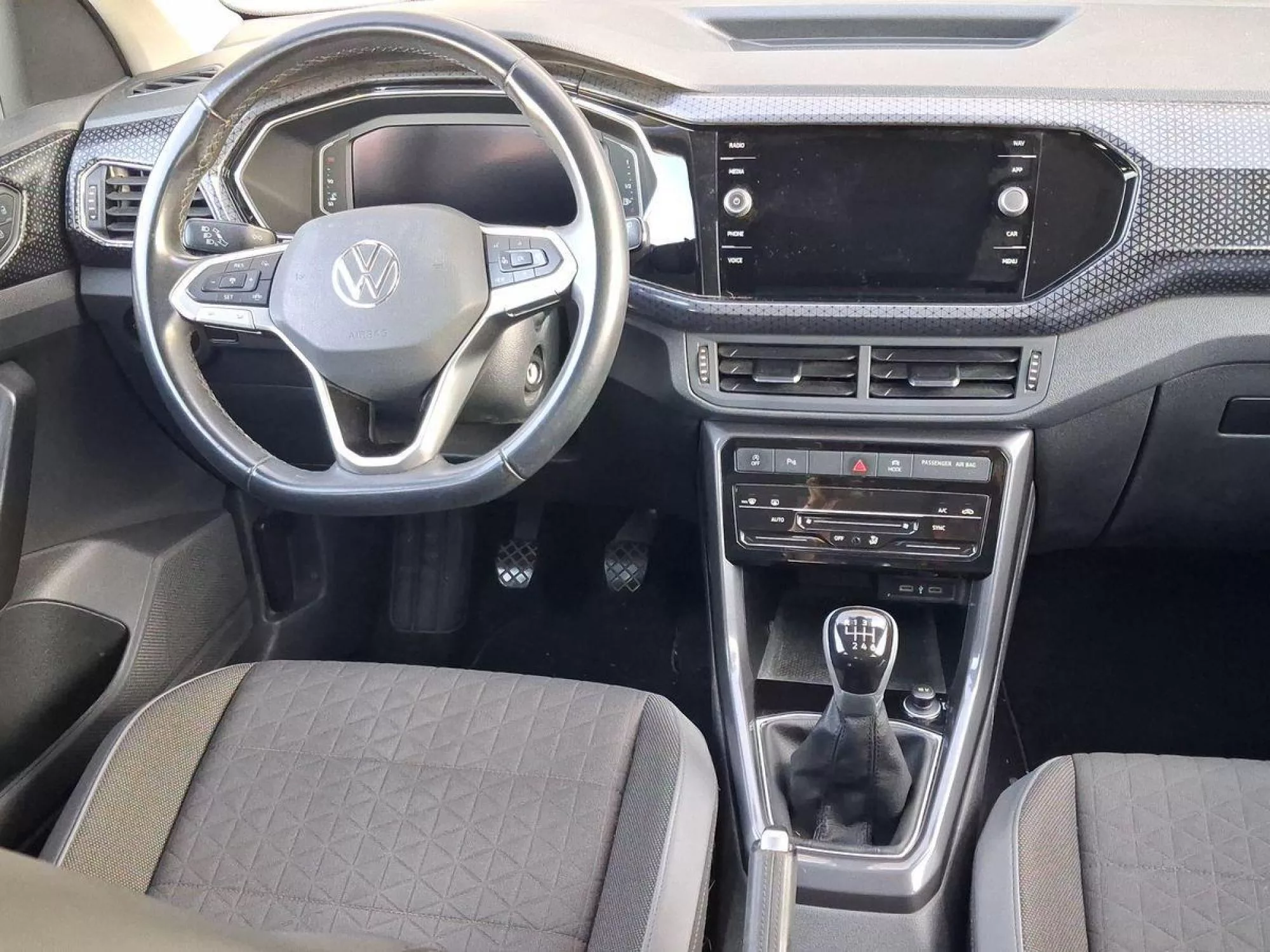 VOLKSWAGEN T-CROSS Gasolina 2022 segunda-mano Jaén