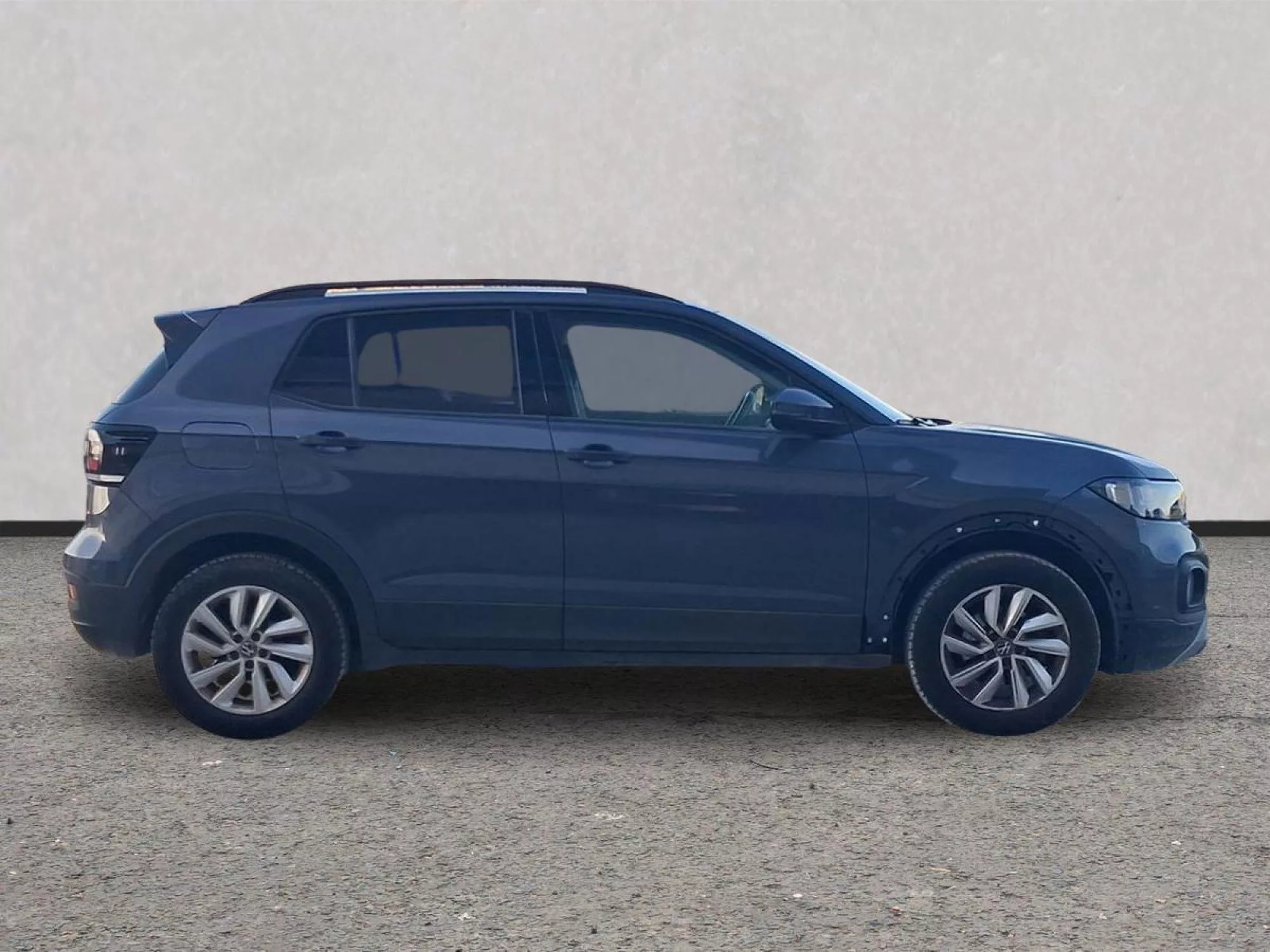 VOLKSWAGEN T-CROSS Gasolina 2023 segunda-mano Jaén