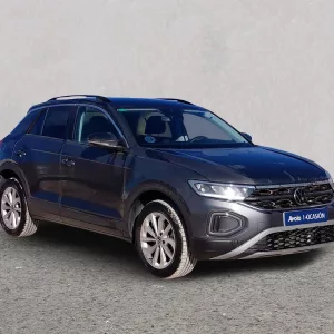 VOLKSWAGEN T-ROC Gasolina 2022 segunda-mano Jaén