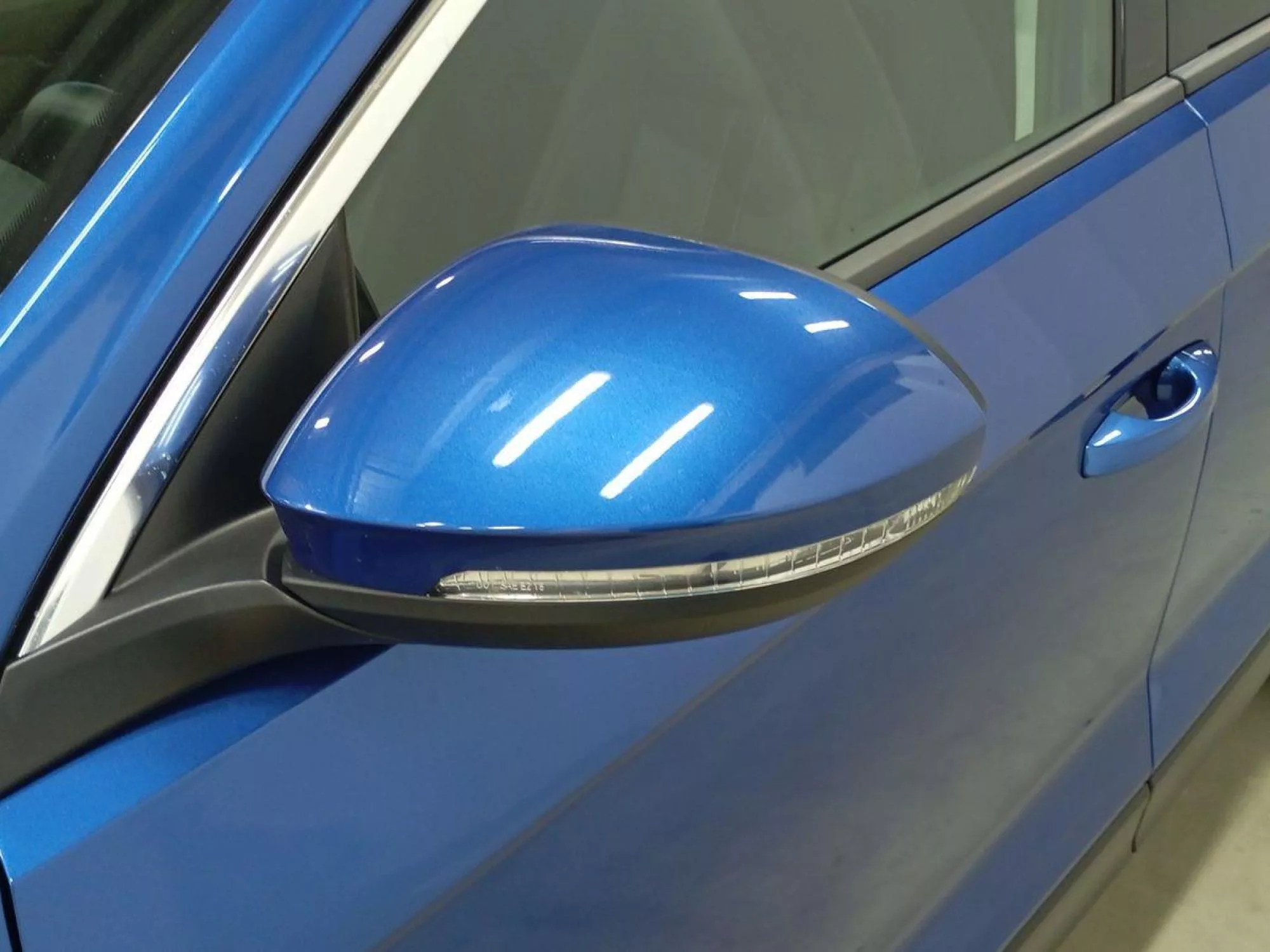 VOLKSWAGEN T-ROC Gasolina 2023 segunda-mano Jaén
