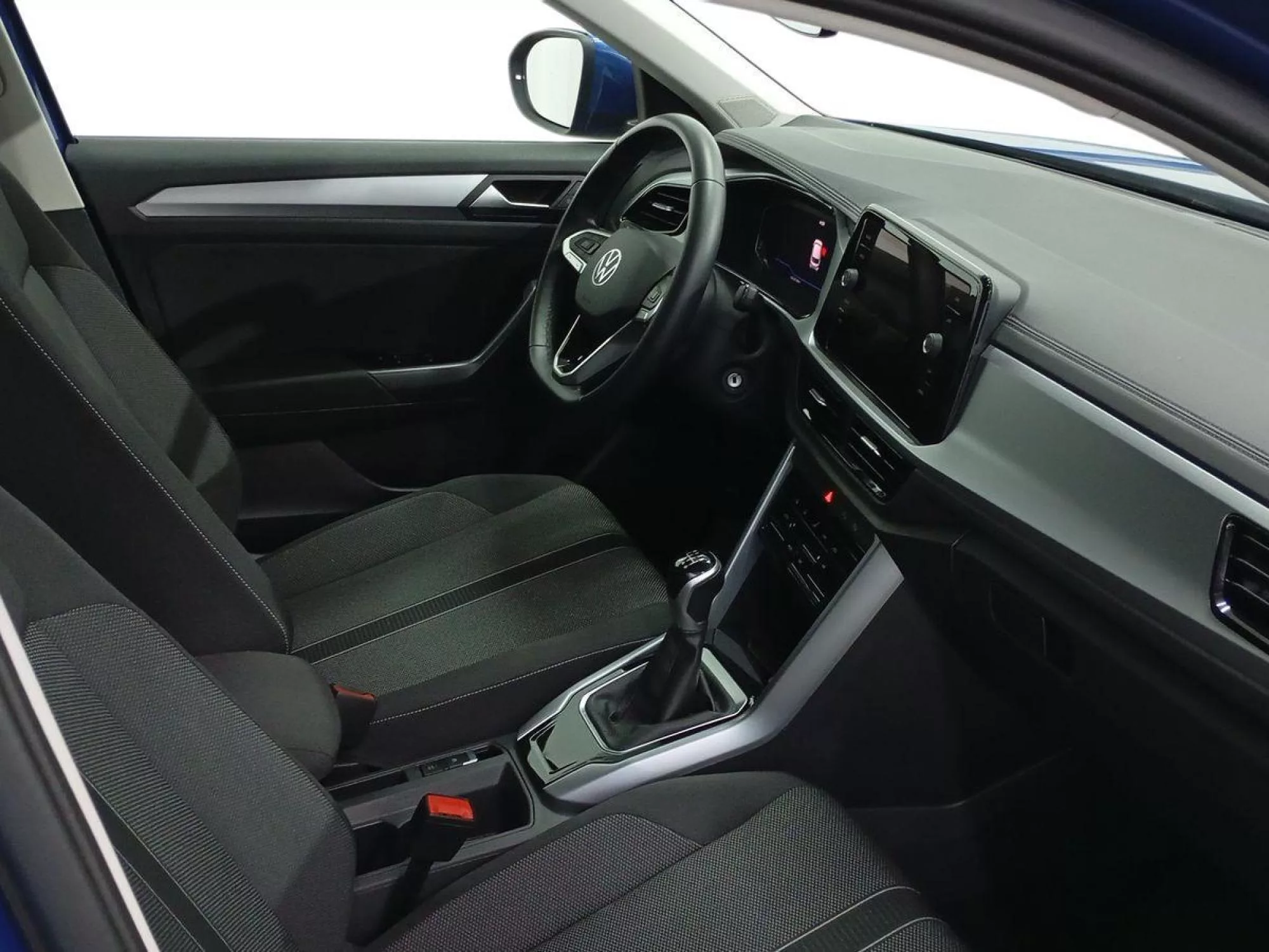 VOLKSWAGEN T-ROC Gasolina 2023 segunda-mano Jaén