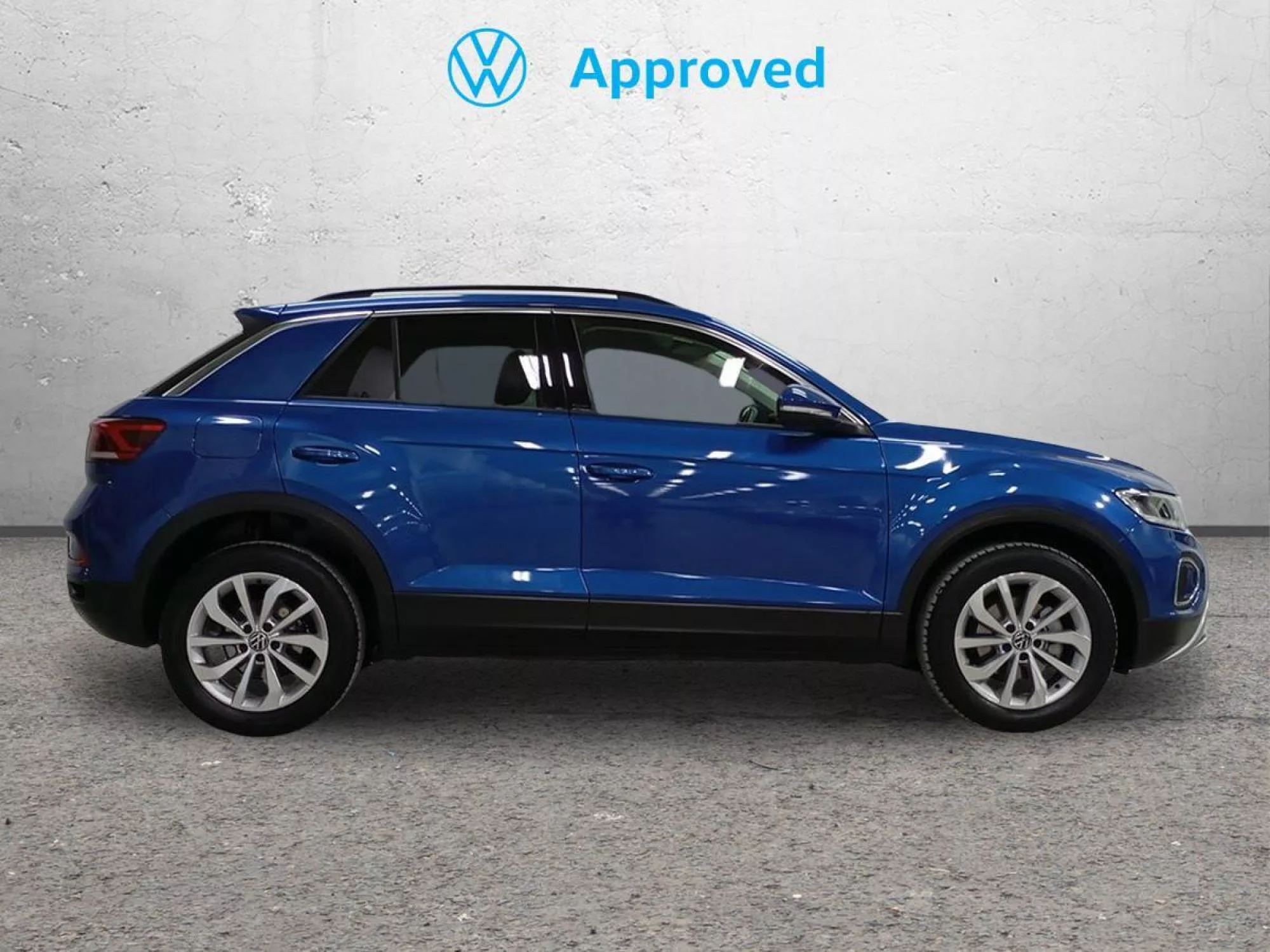 VOLKSWAGEN T-ROC Gasolina 2023 segunda-mano Jaén