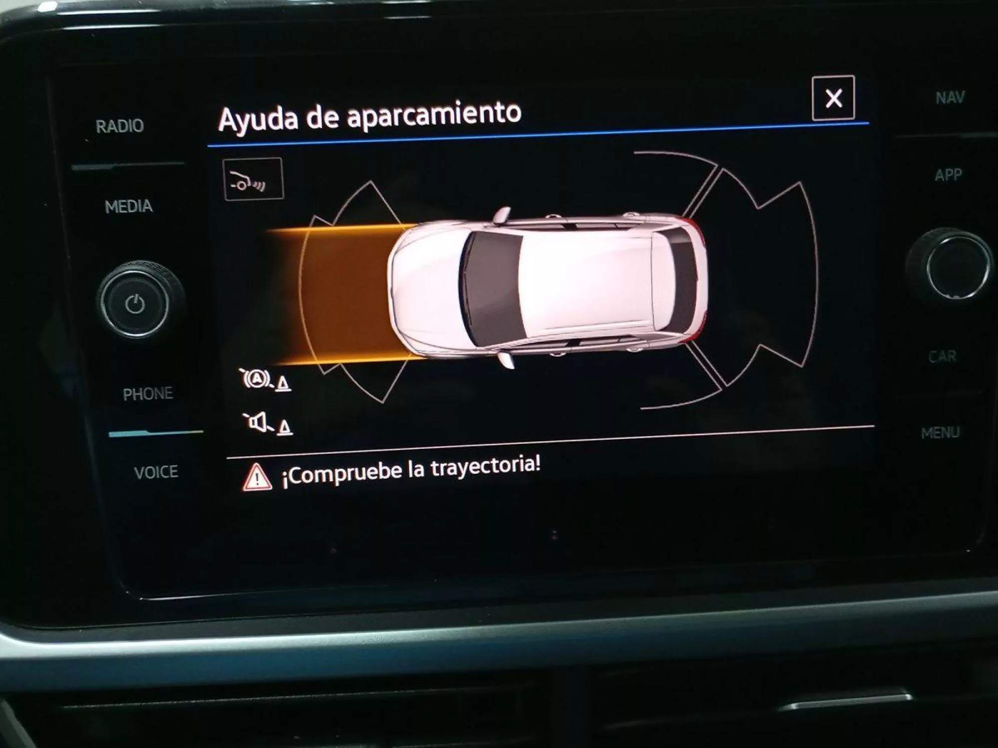 VOLKSWAGEN T-ROC Gasolina 2023 segunda-mano Jaén