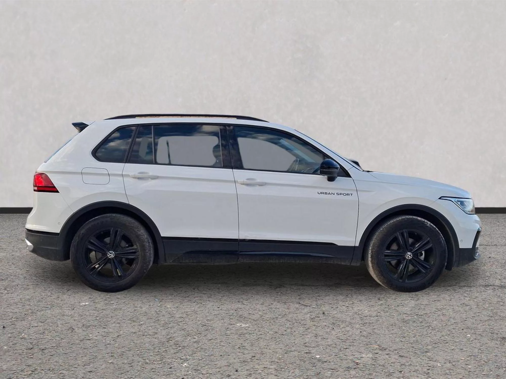 VOLKSWAGEN TIGUAN Gasolina 2022 segunda-mano Jaén