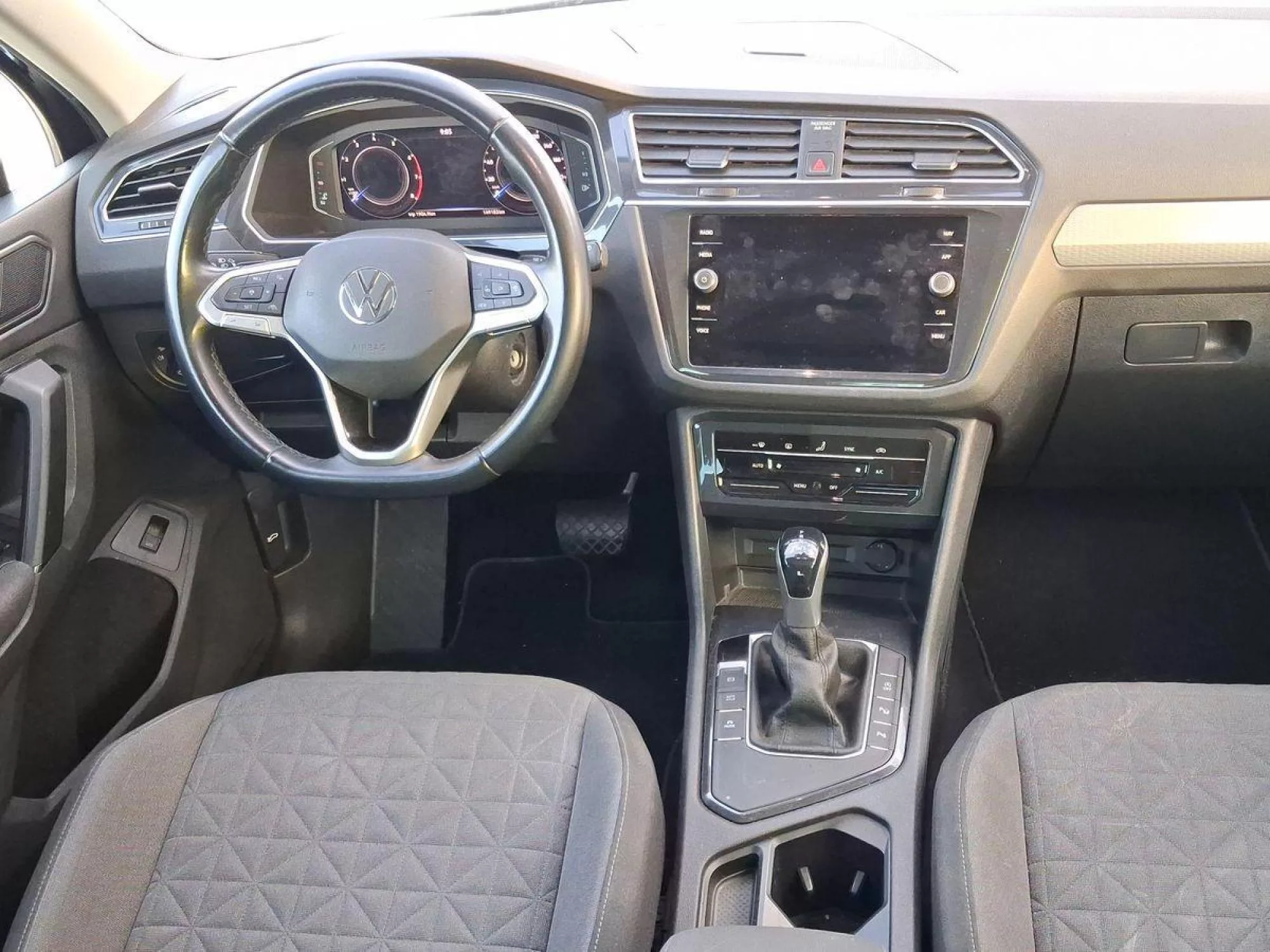 VOLKSWAGEN TIGUAN Gasolina 2022 segunda-mano Jaén