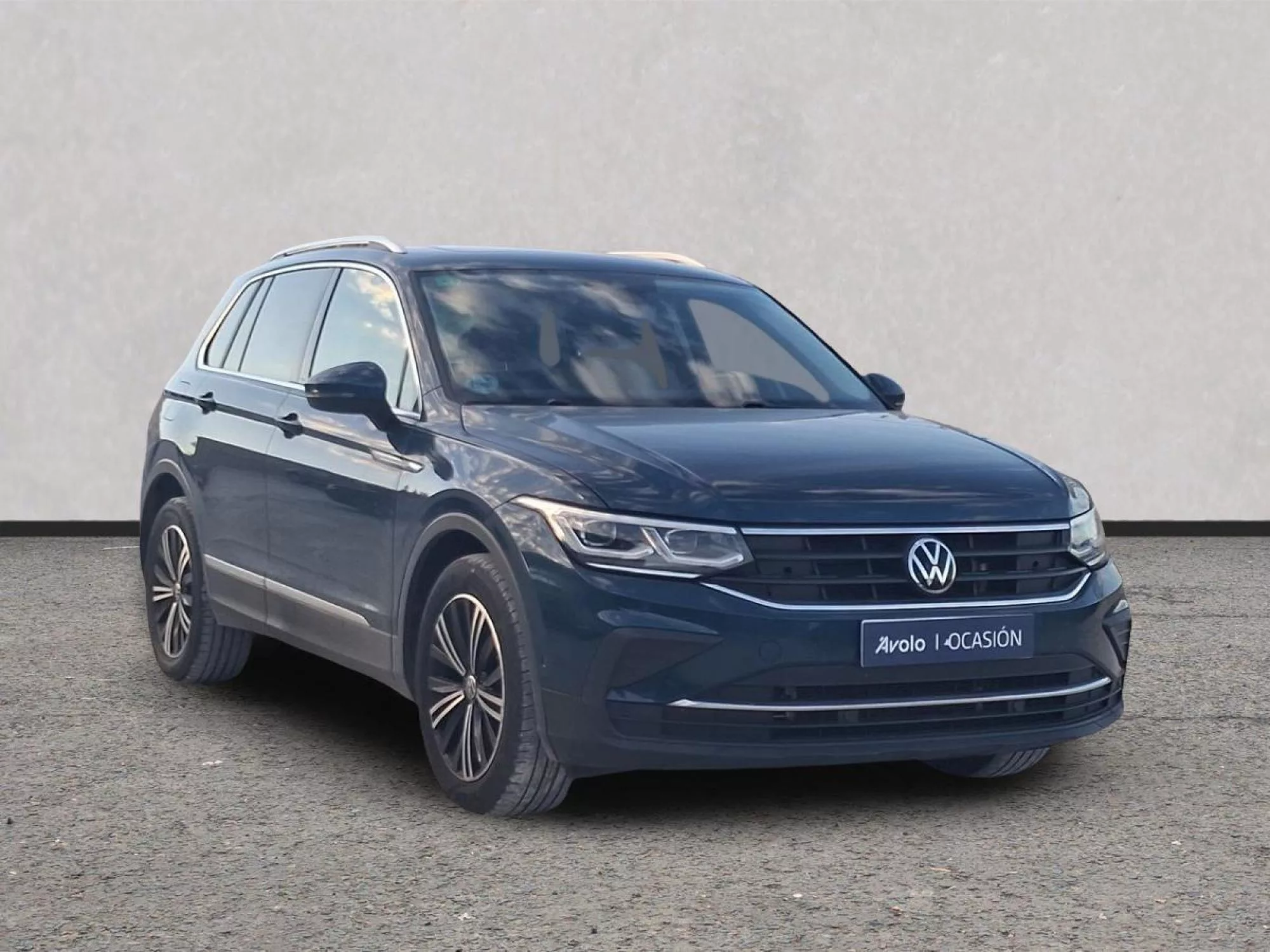 VOLKSWAGEN TIGUAN Gasolina 2022 segunda-mano Jaén