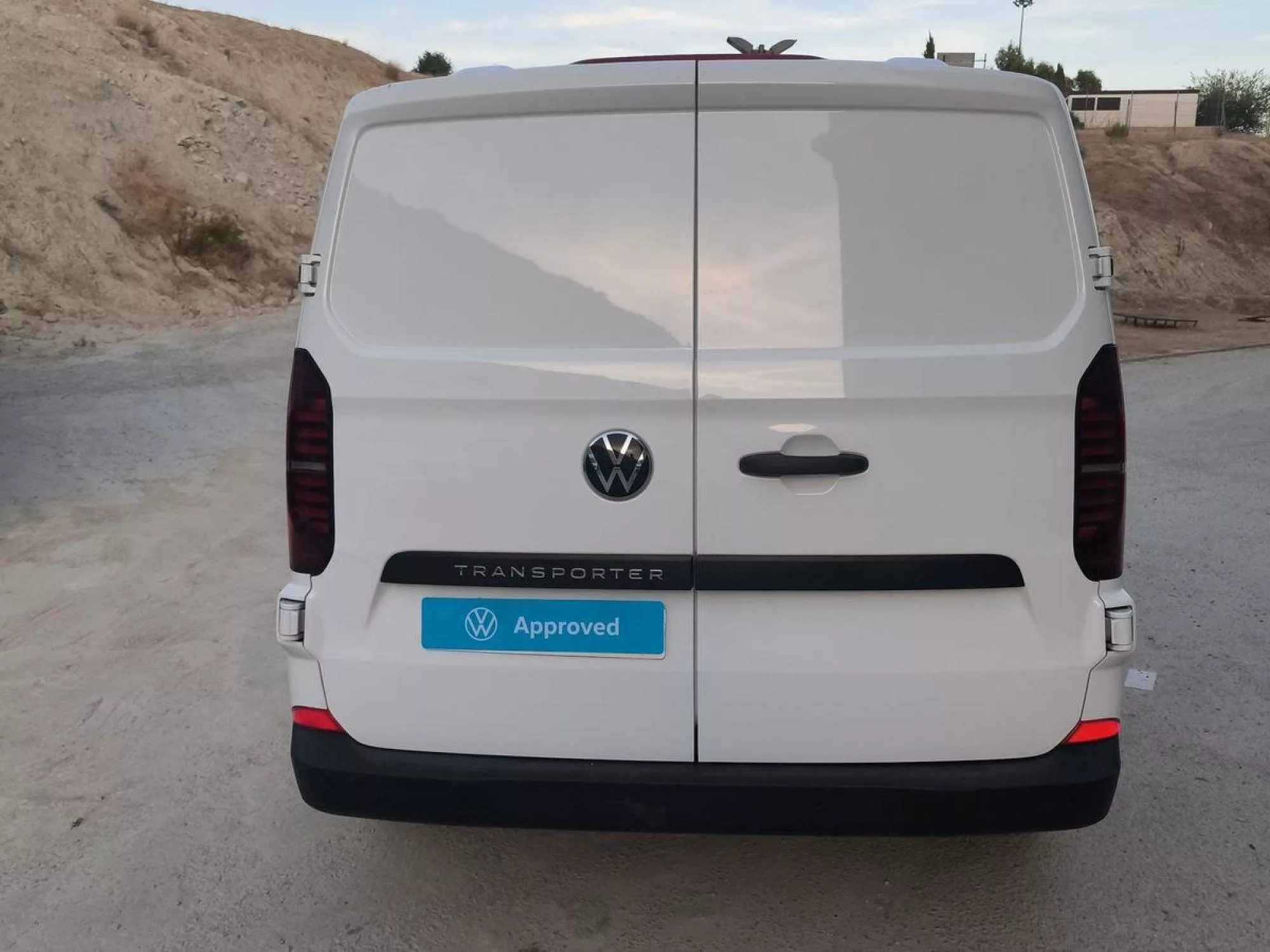 VOLKSWAGEN TRANSPORTER Diesel 2025 segunda-mano Jaén